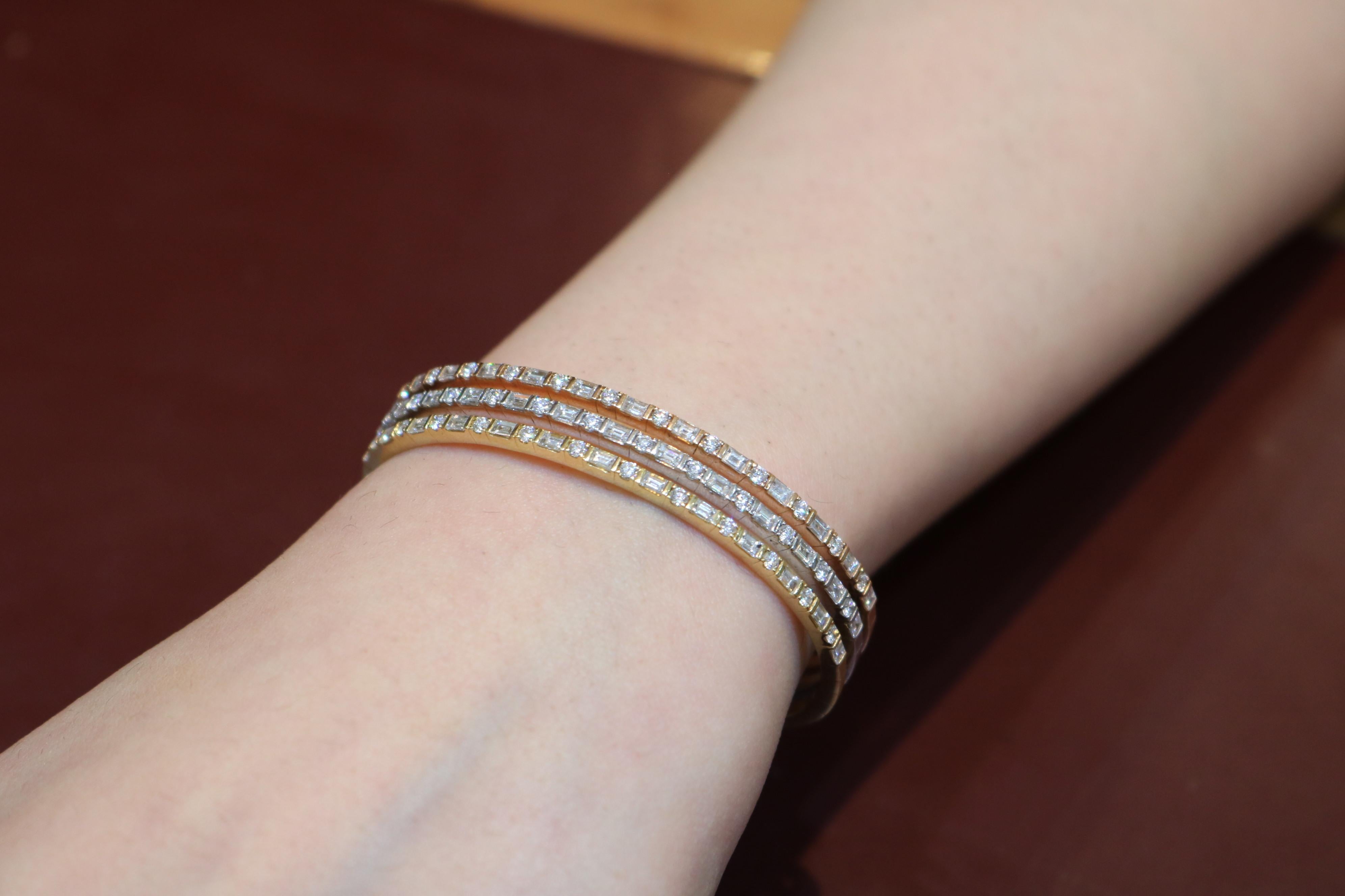 Multicolored Diamond Bracelet In New Condition For Sale In Abu Dhabi, Abu Dhabi