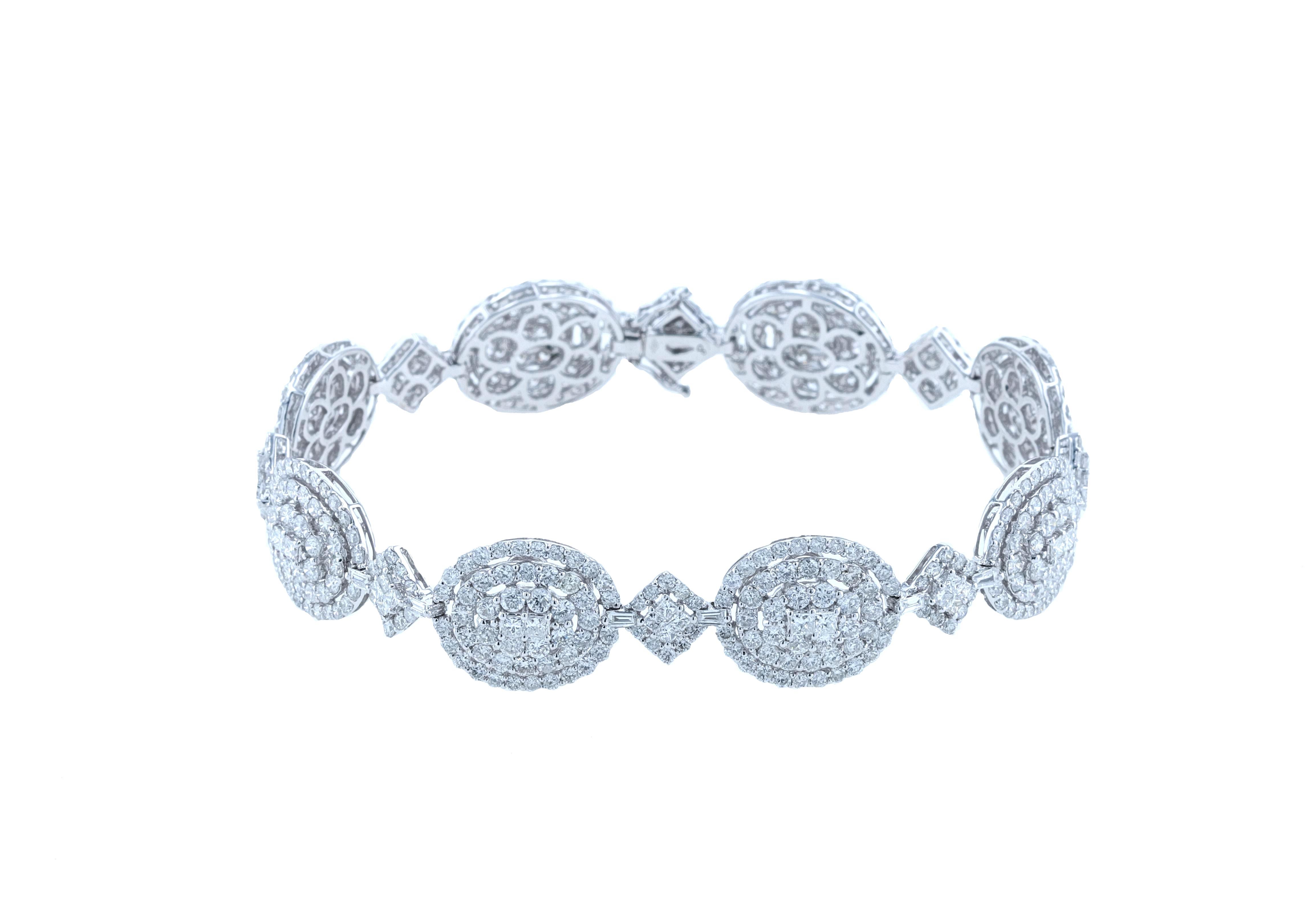 Modern Amwaj Jewelry 18 Karat White Gold Diamond Bracelet For Sale