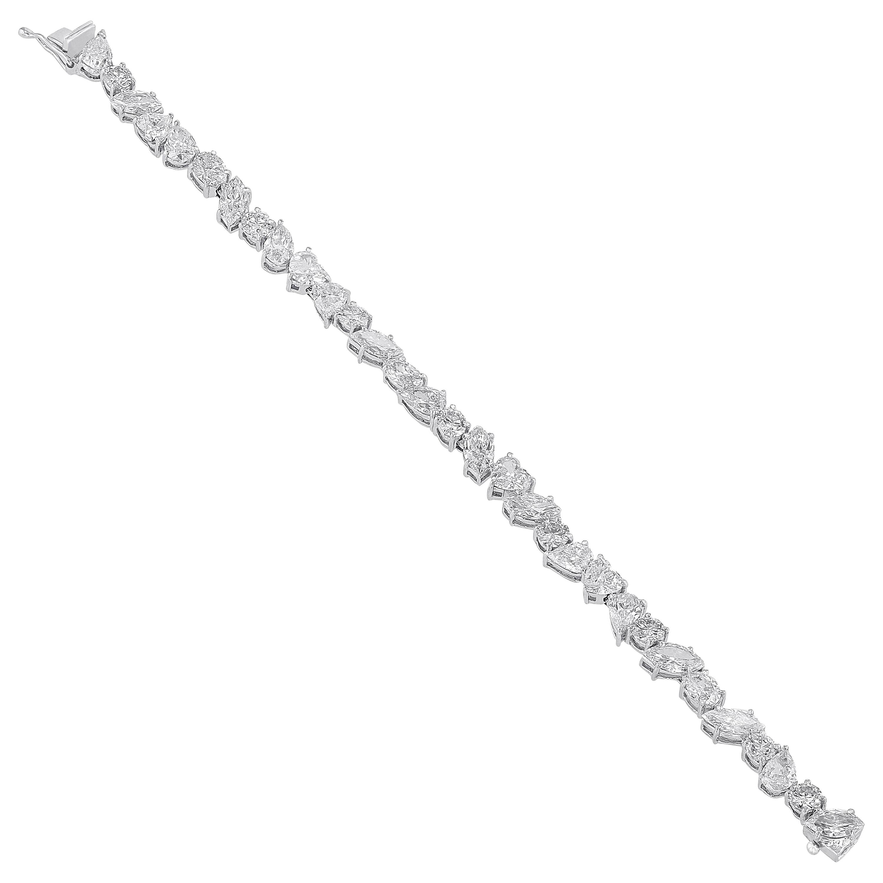 Amwaj Jewelry Diamond Bracelet Set in White Gold For Sale