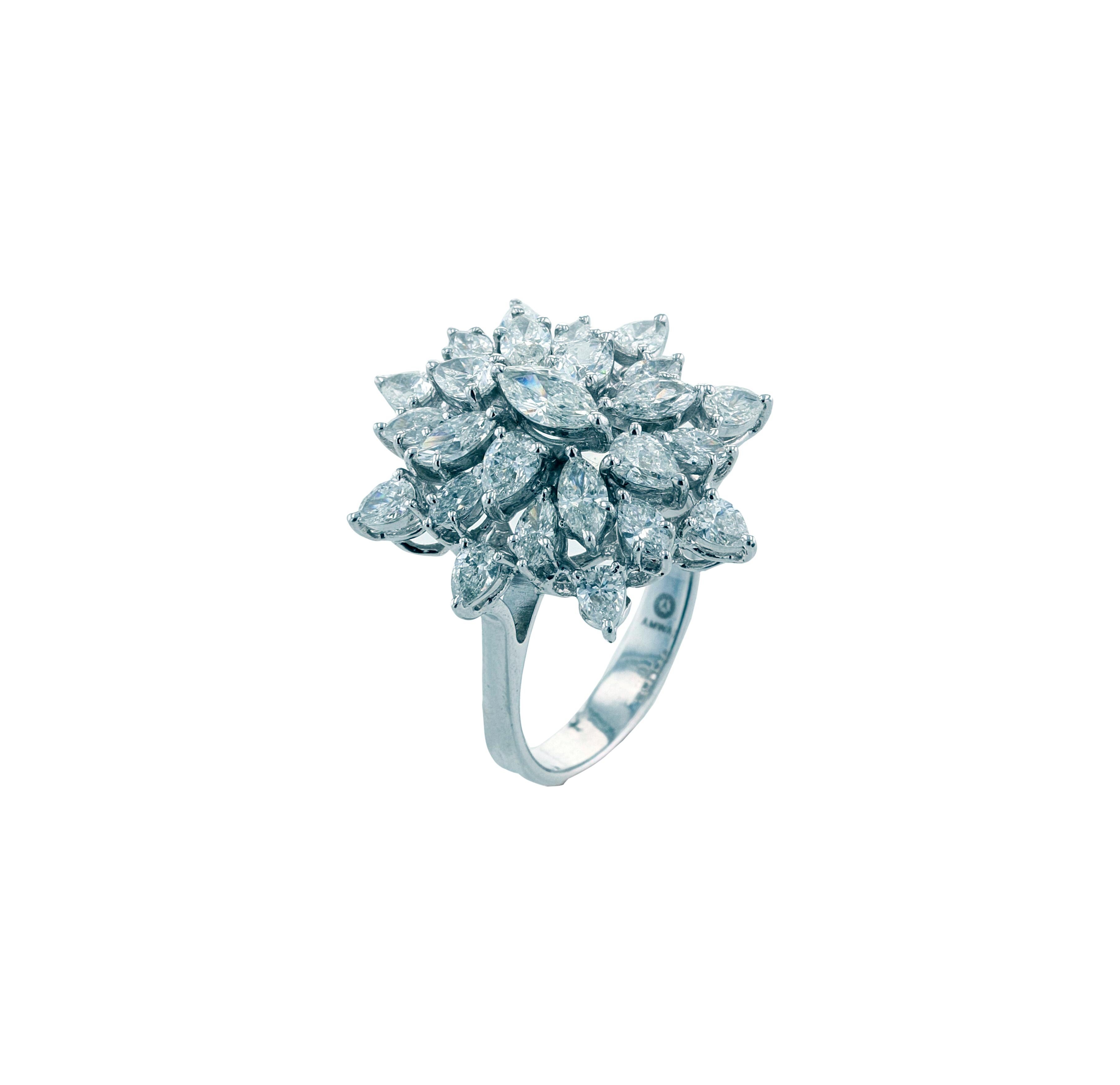 Moderne Amwaj Jewelry Bague en or blanc 18 carats et diamants en vente