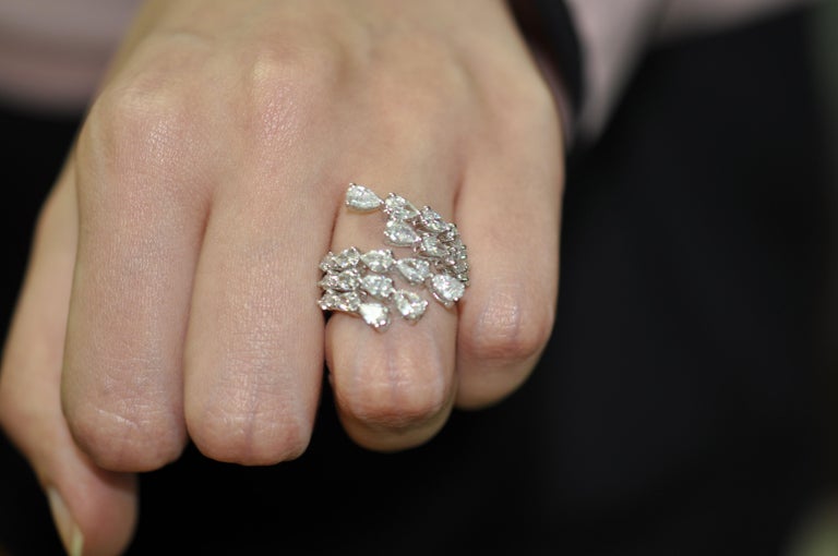 Amwaj Jewelry Diamond Ring in 18 Karat White Gold For Sale at 1stDibs