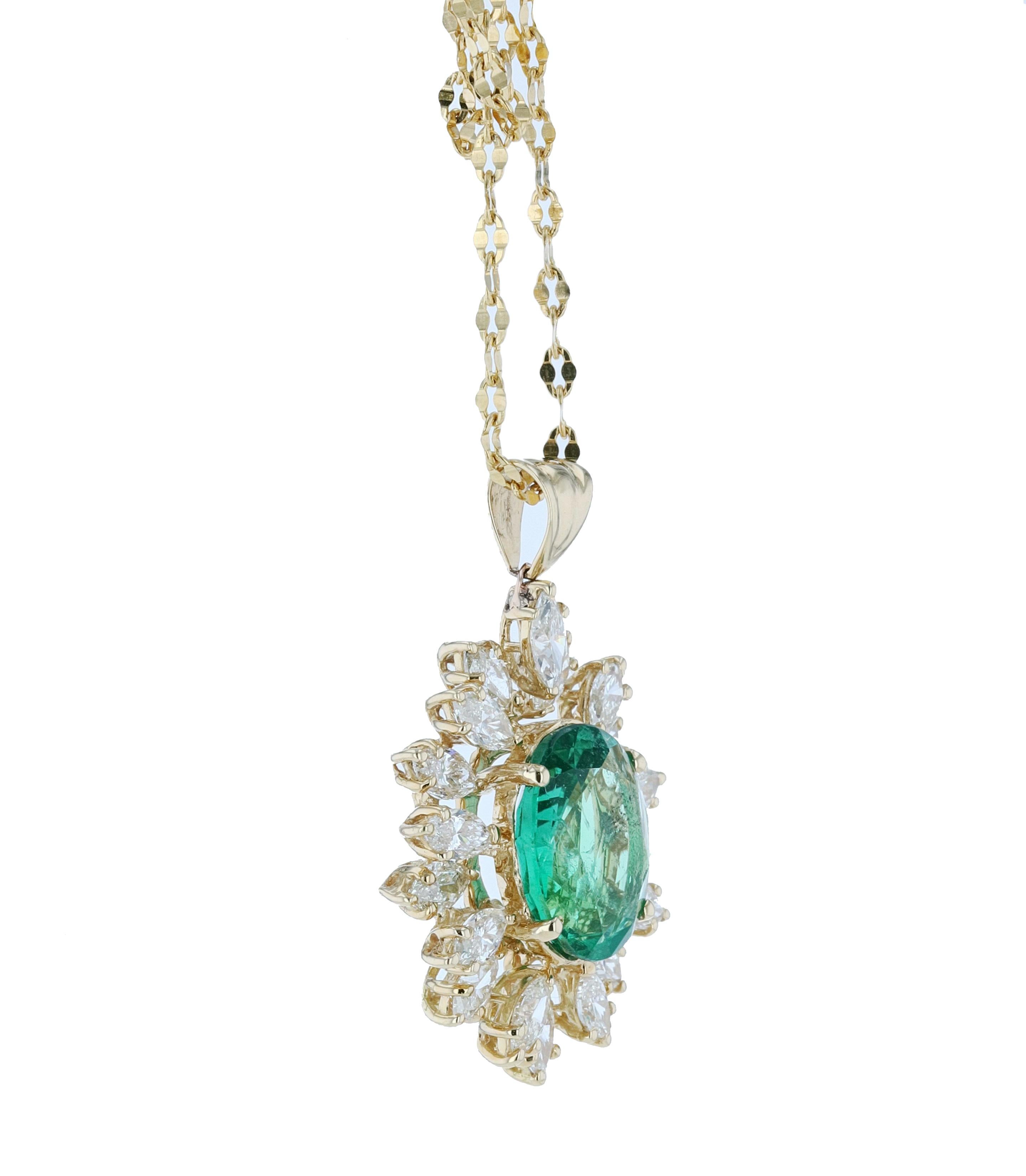 Women's Amwaj Jewelry Emerald Necklace in 18 Karat Yellow Gold For Sale