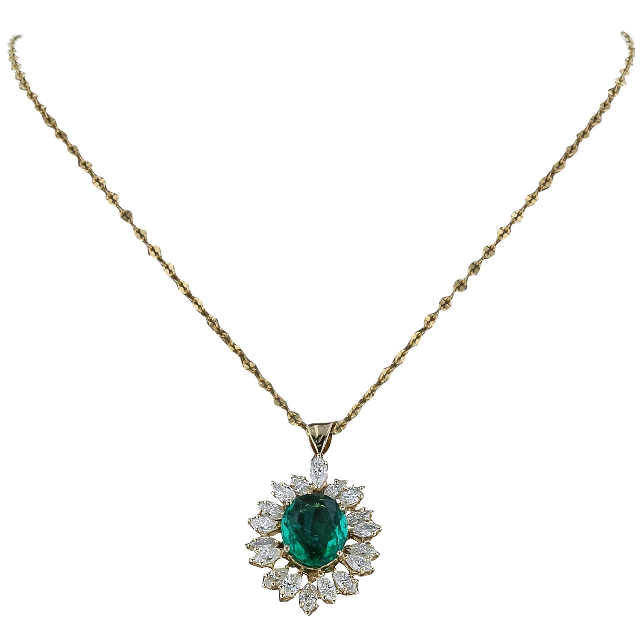 Amwaj Jewelry Emerald Necklace in 18 Karat Yellow Gold