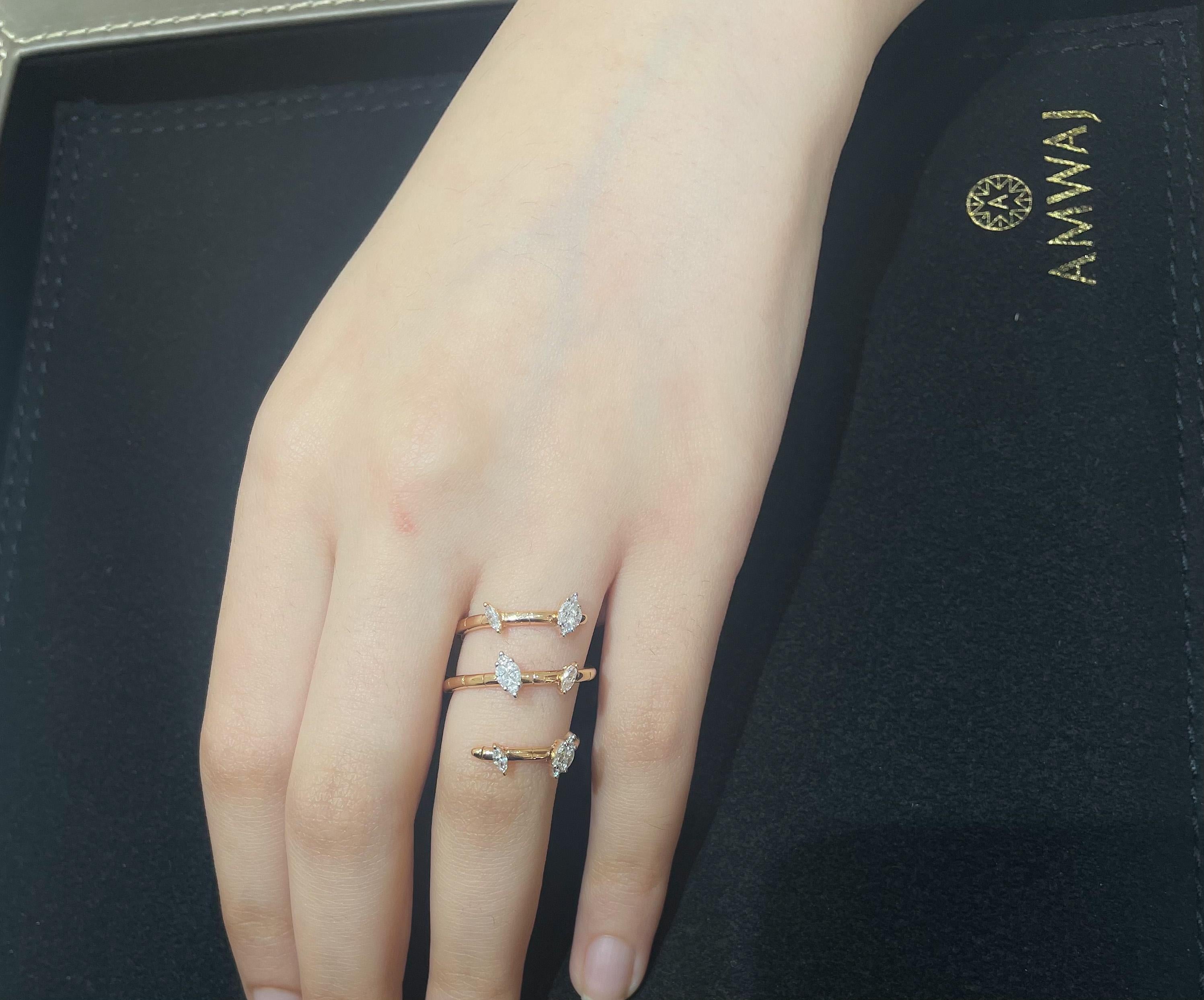 Un diseño contemporáneo que celebra nuestras imaginativas obras maestras, colocando 6 pequeños y medianos diamantes marquesa exquisitos a cada lado del dedo, dispuestos en potentes capas de oro rosa.
Claridad y color del diamante: VVS / F