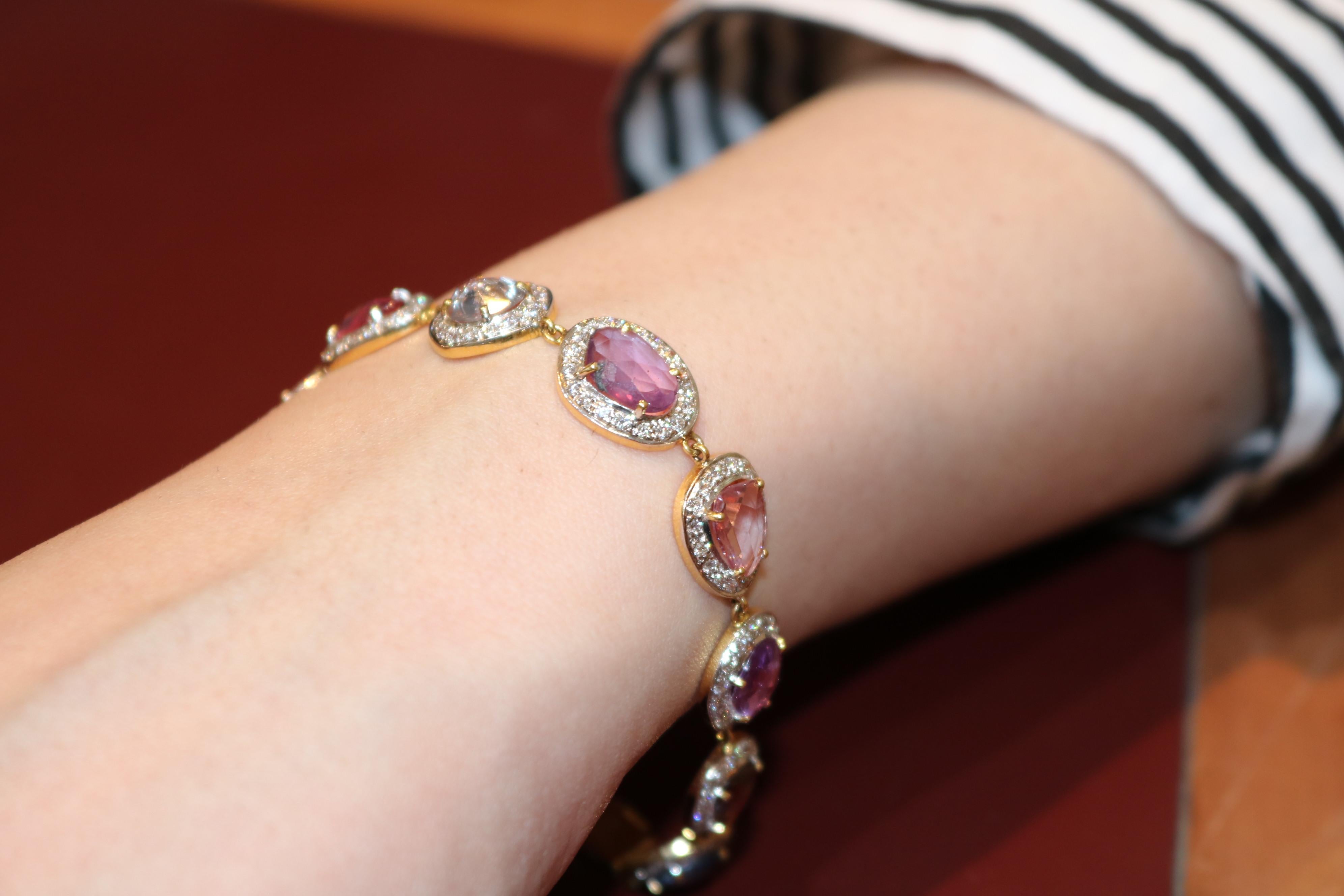 Amwaj Jewelry Multi-Color Sapphires Bracelet In New Condition For Sale In Abu Dhabi, Abu Dhabi