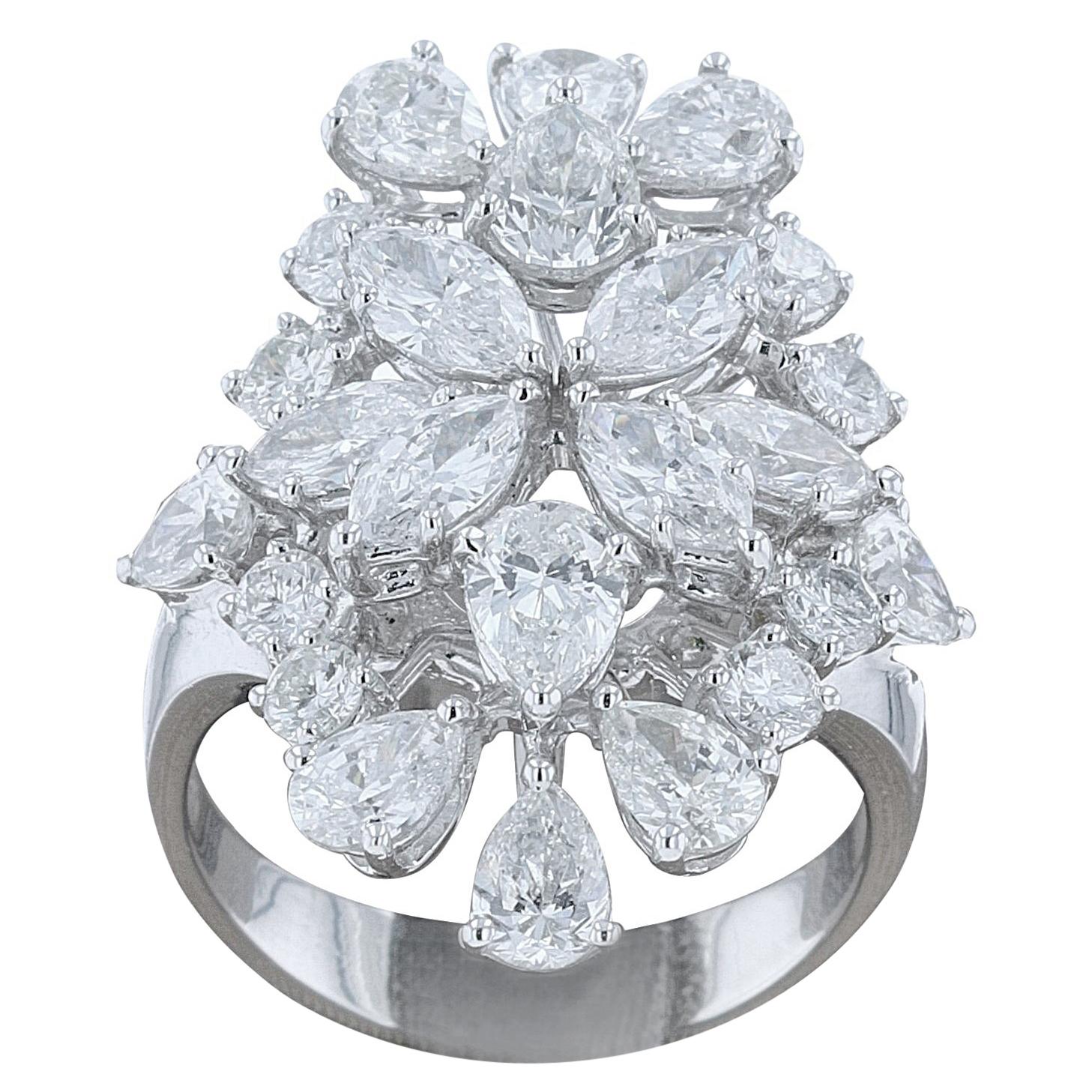 Amwaj Jewelry Pear Shape Diamond Ring in 18 Karat White Gold For Sale