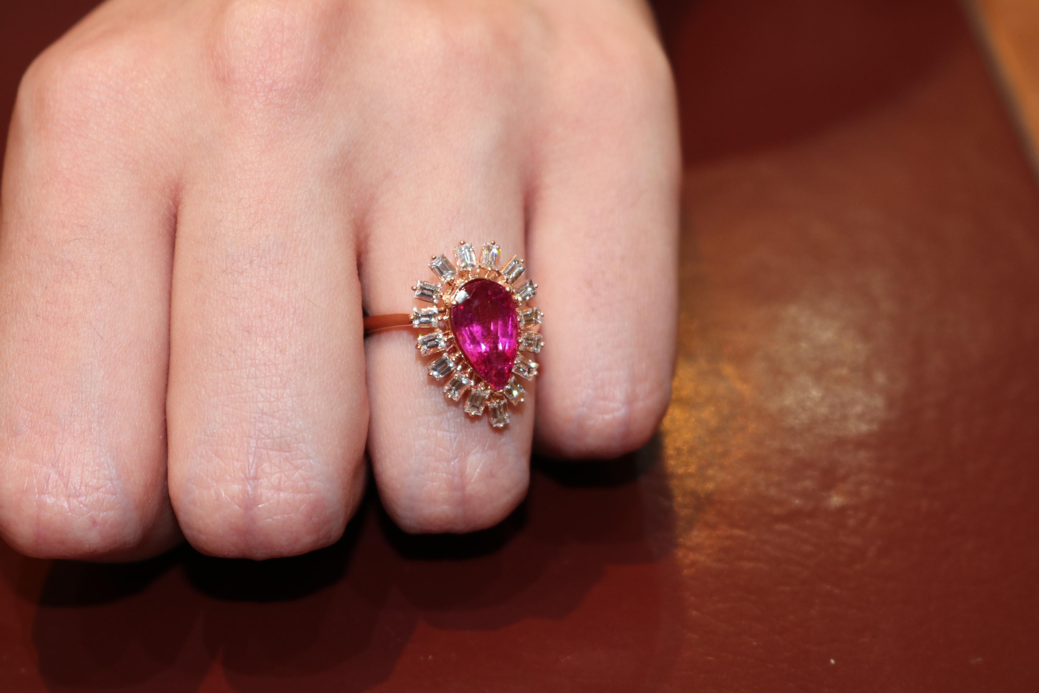 Rose Gold and Tourmaline Ring In New Condition For Sale In Abu Dhabi, Abu Dhabi