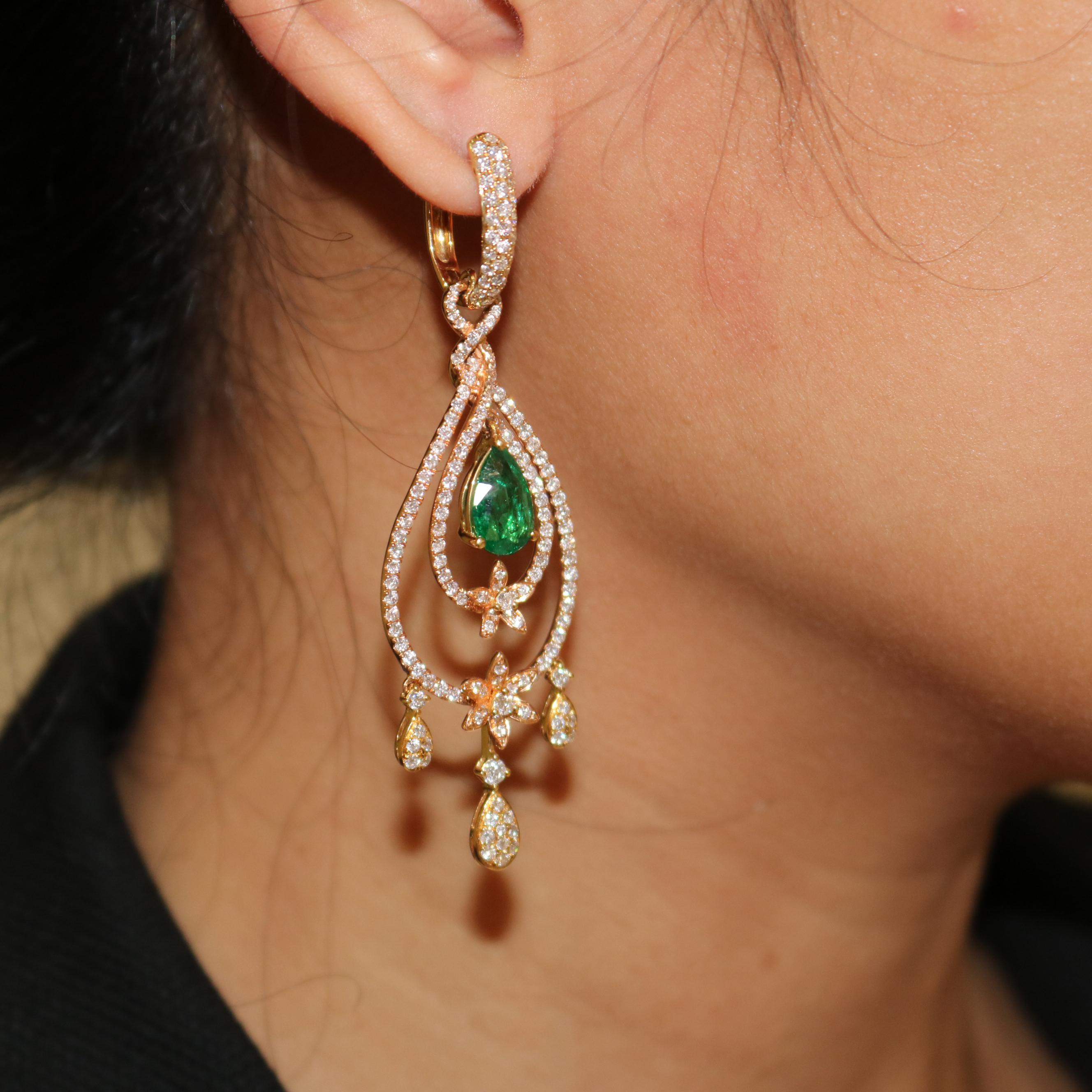 Women's Amwaj Jewelry Rose Gold with Emerald Drop Earrings For Sale
