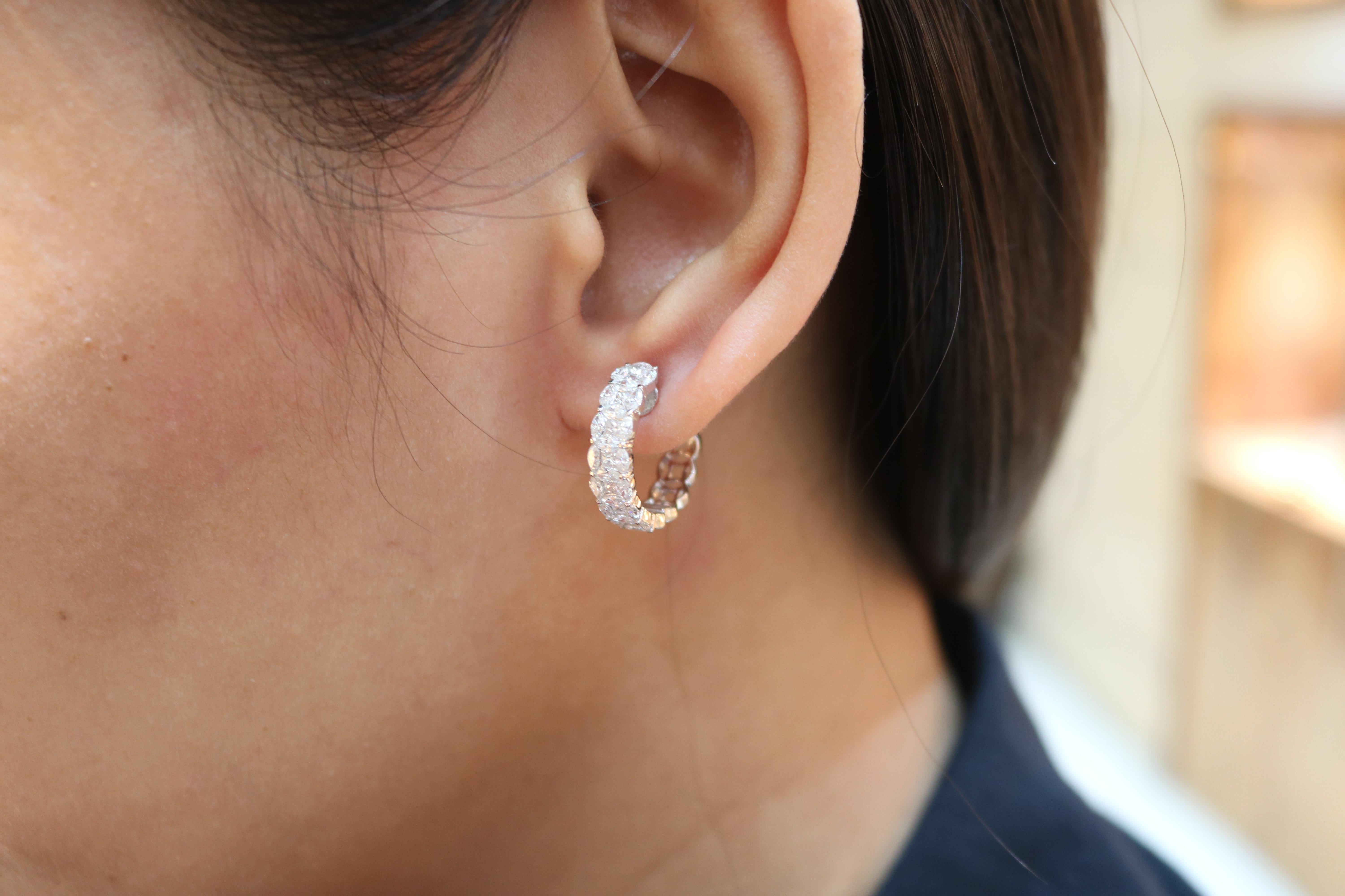 Amwaj Jewelry White Diamond Hoop Earrings In New Condition In Abu Dhabi, Abu Dhabi