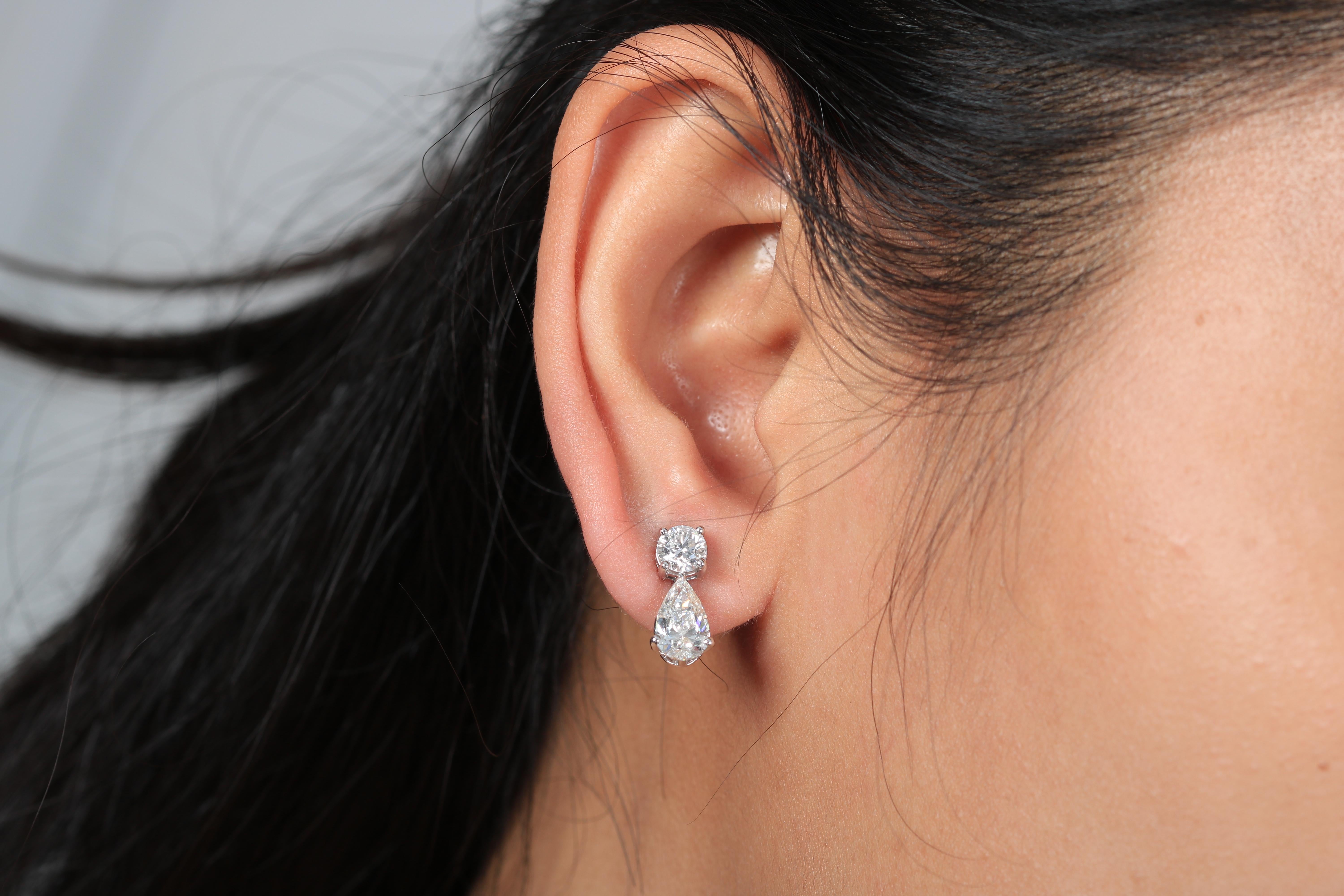 Round Cut Amwaj Jewelry White Diamonds Earrings in 18 Karat White Gold For Sale