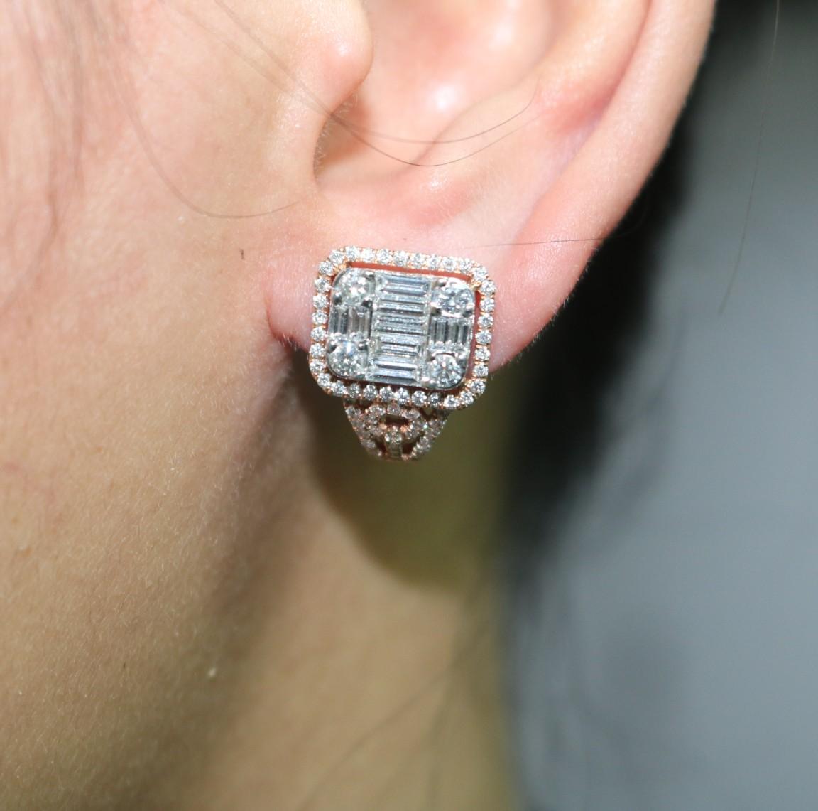 Amwaj Rose Gold Earring with Diamonds In New Condition For Sale In Abu Dhabi, Abu Dhabi