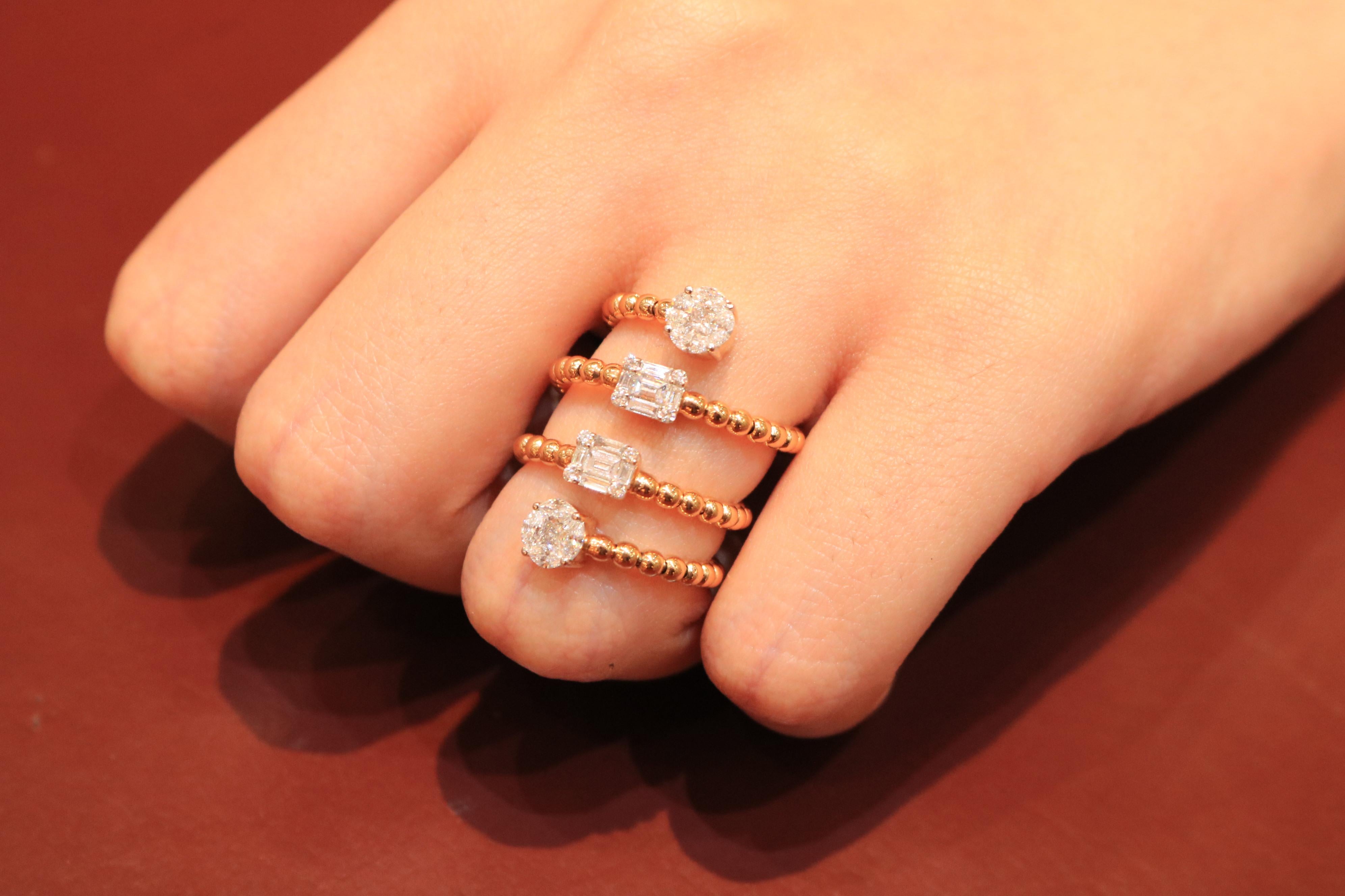 Moderno Anello Amwaj in oro rosa con diamanti in vendita