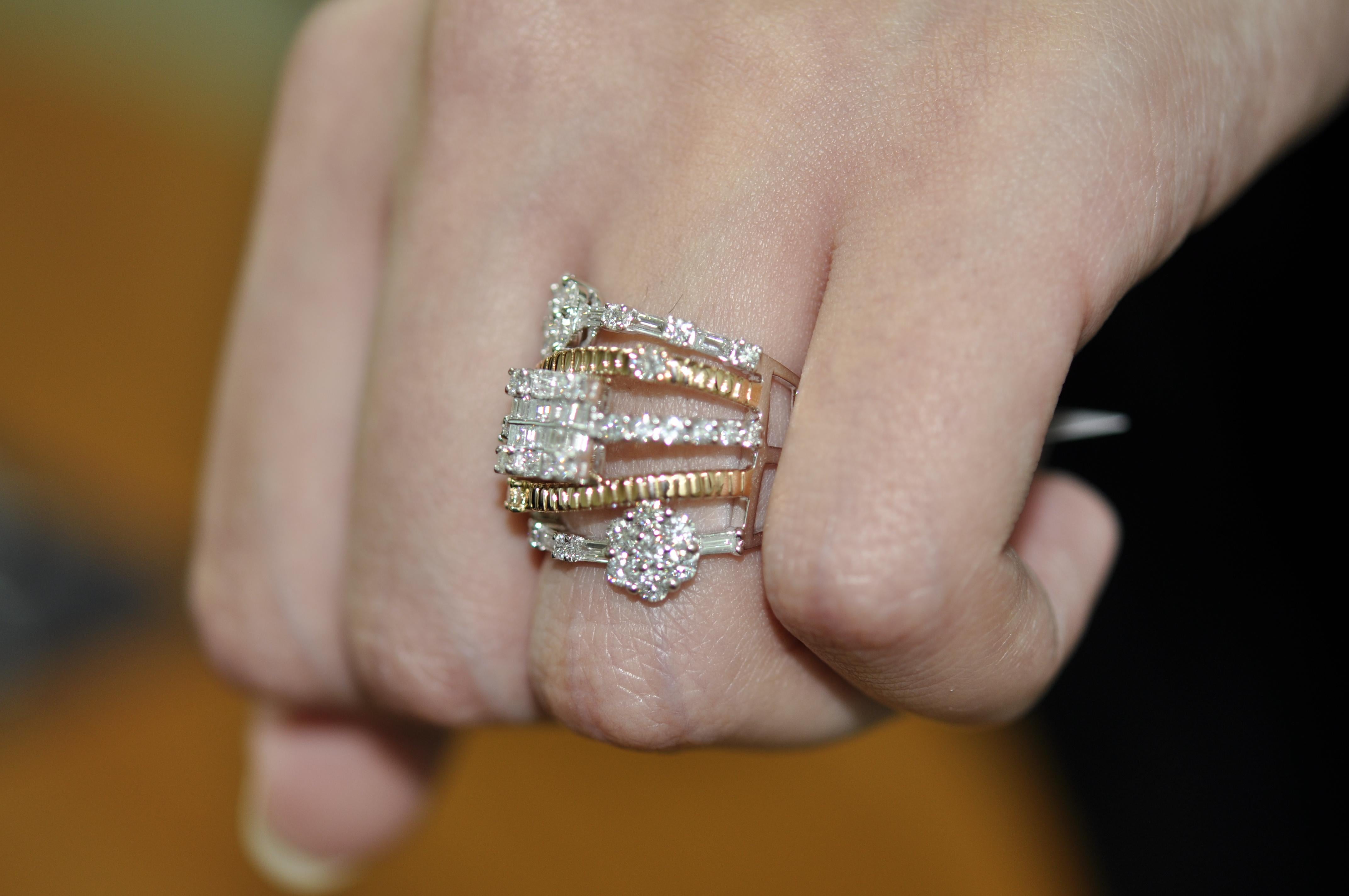 Modern Amwaj White and Rose Gold 18 Karat Ring with Diamonds For Sale