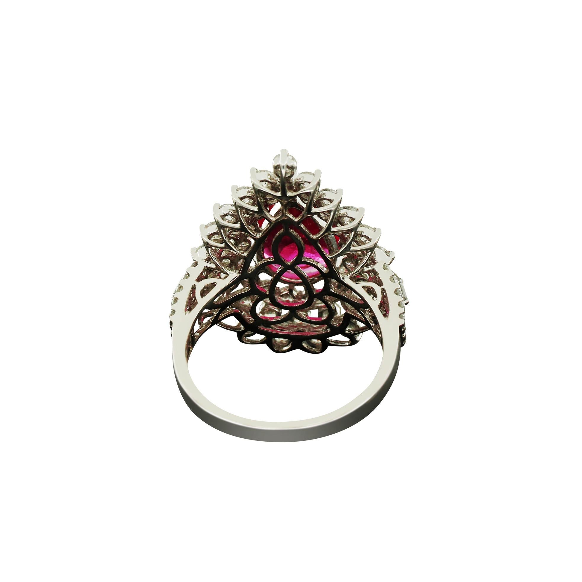 Contemporary Amwaj White Gold 18 Karat Ring with Diamonds and Ruby For Sale