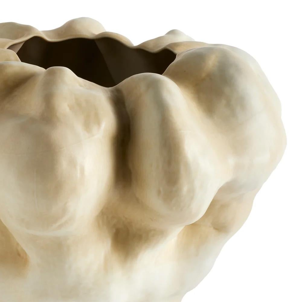 XXI secolo e contemporaneo Vaso medio Amy Cream in vendita