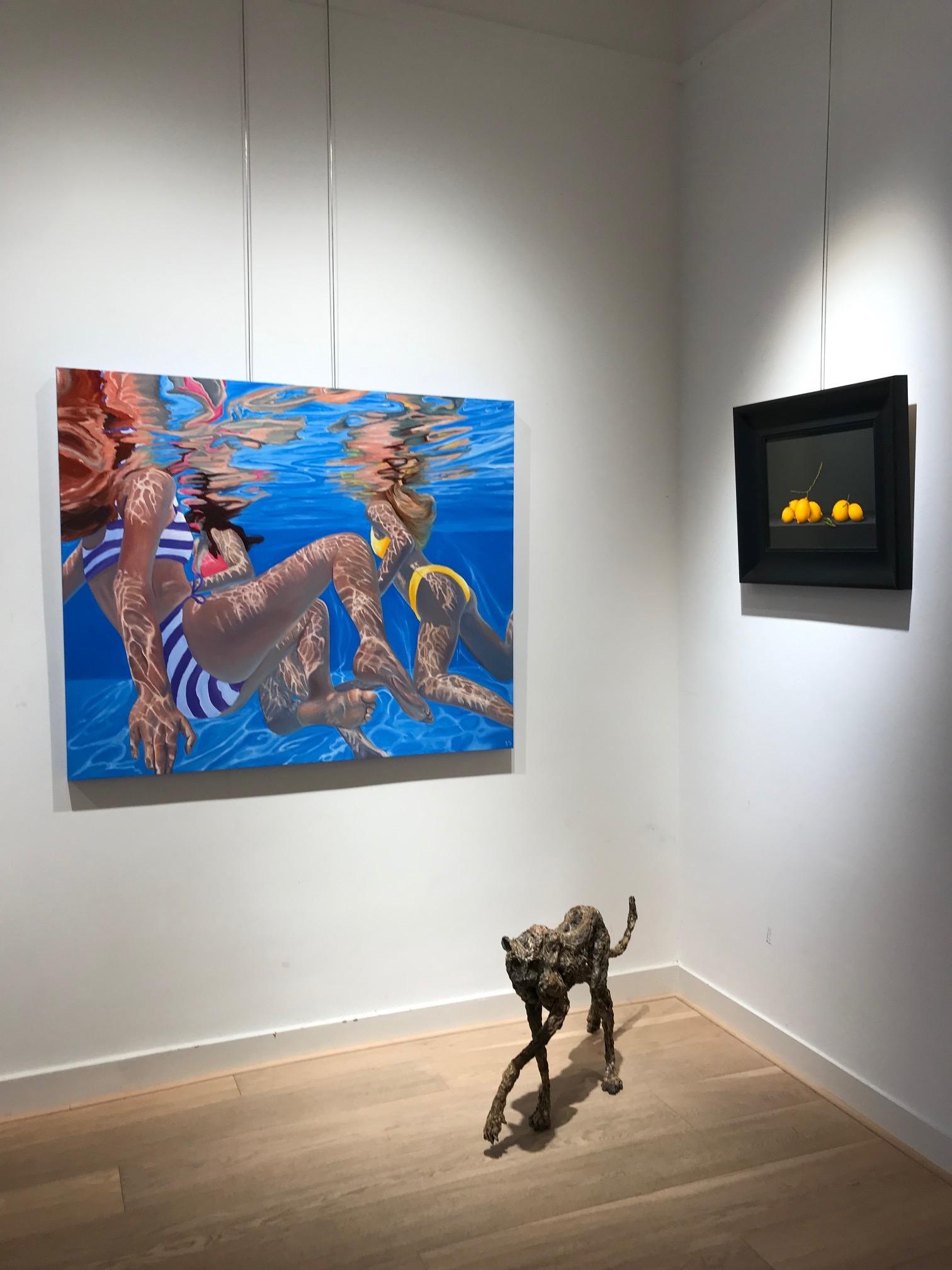 ''Las Crineas'' Pintura Contemporánea de Retrato Submarino, Chicas en la Piscina en venta 4