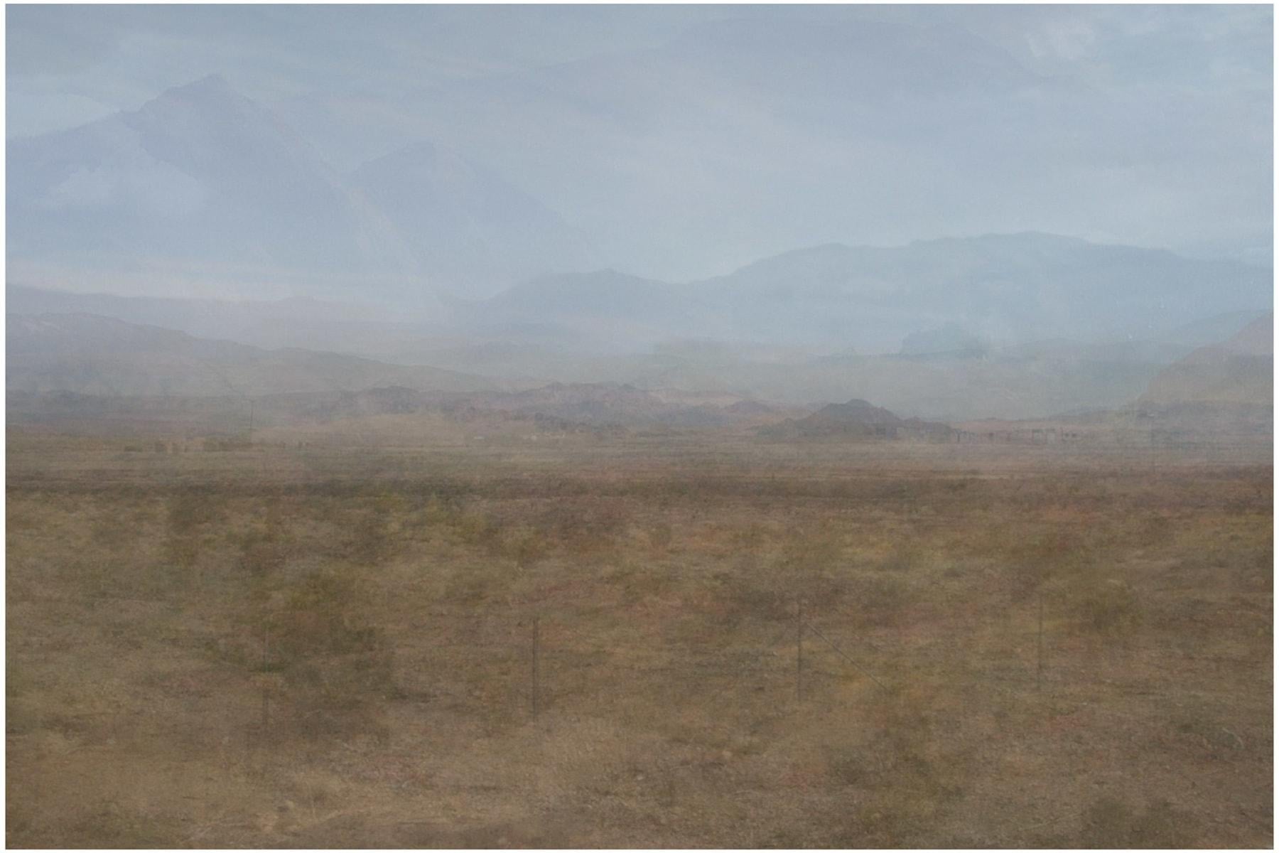 Landscape Print di Amy Elkins - Quindici anni di ergastolo (deserto) 40 x 60 pollici, 2009-2016