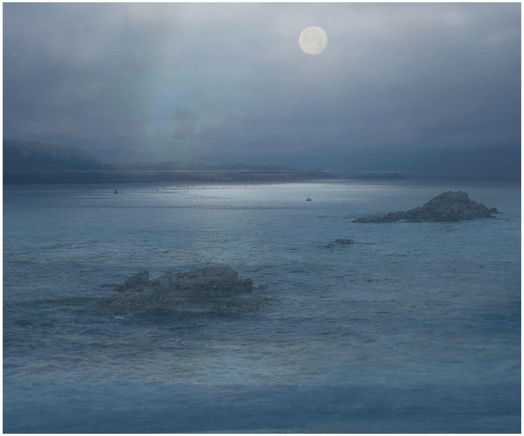 Landscape Print Amy Elkins - Dix ans après une condamnation à mort (océan) 40 x 60 pouces, 2009-2016
