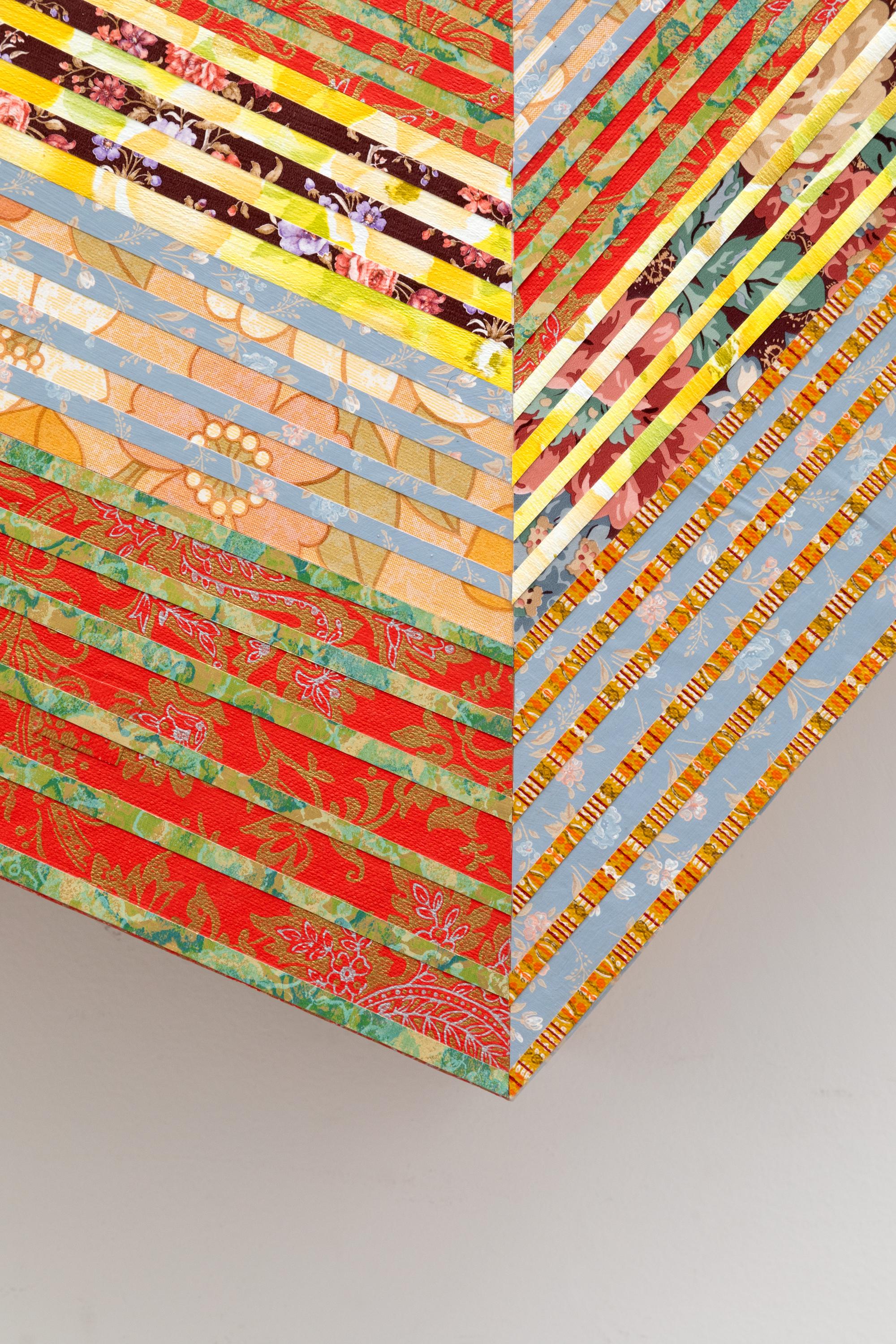 Scultura geometrica 'Carta da parati astratta senza titolo #46 (cuboide floreale)' in vendita 5
