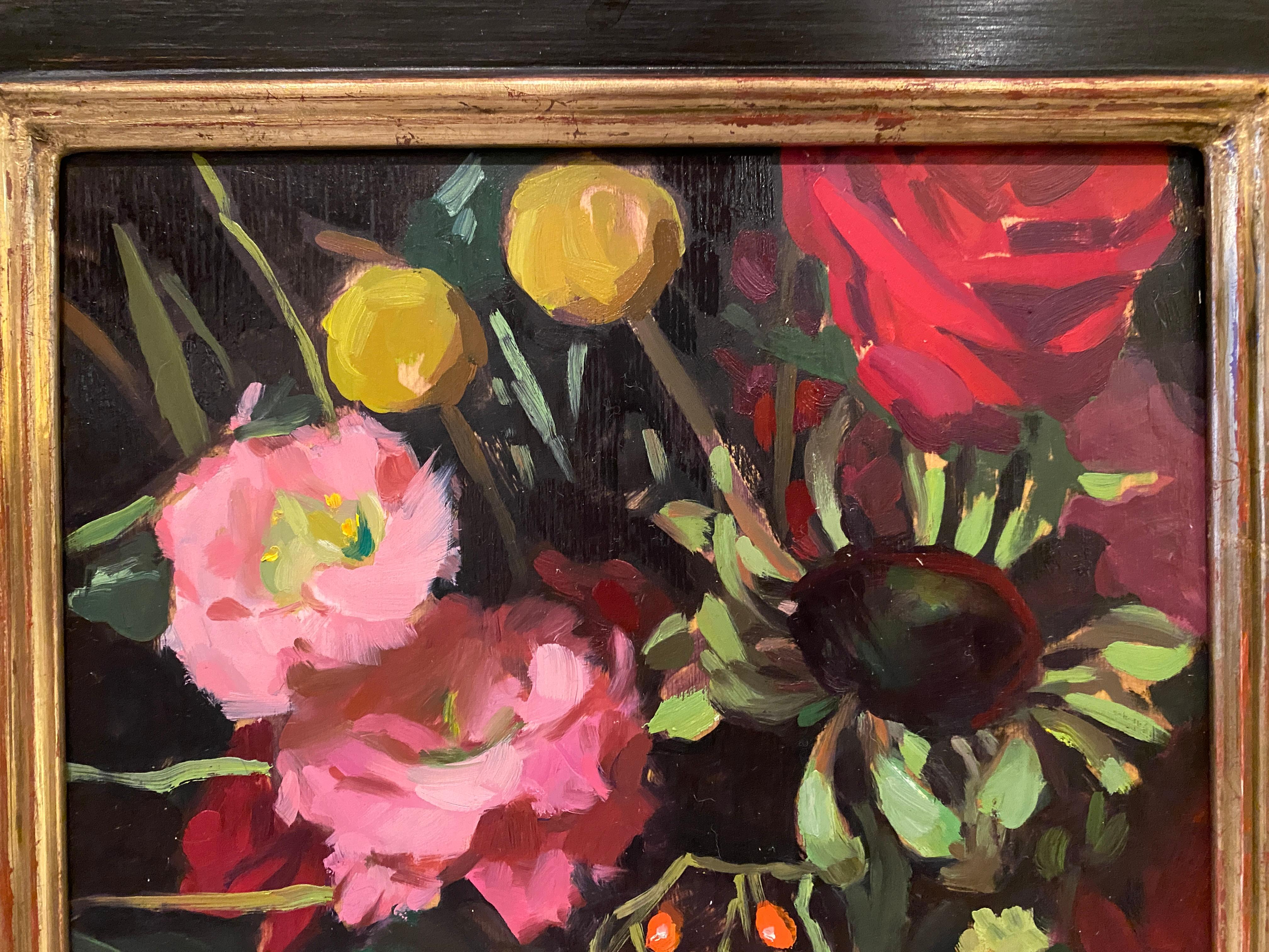 « Flower Composition », peinture à l'huile en gros plan de fleurs colorées sur toile sombre en vente 1