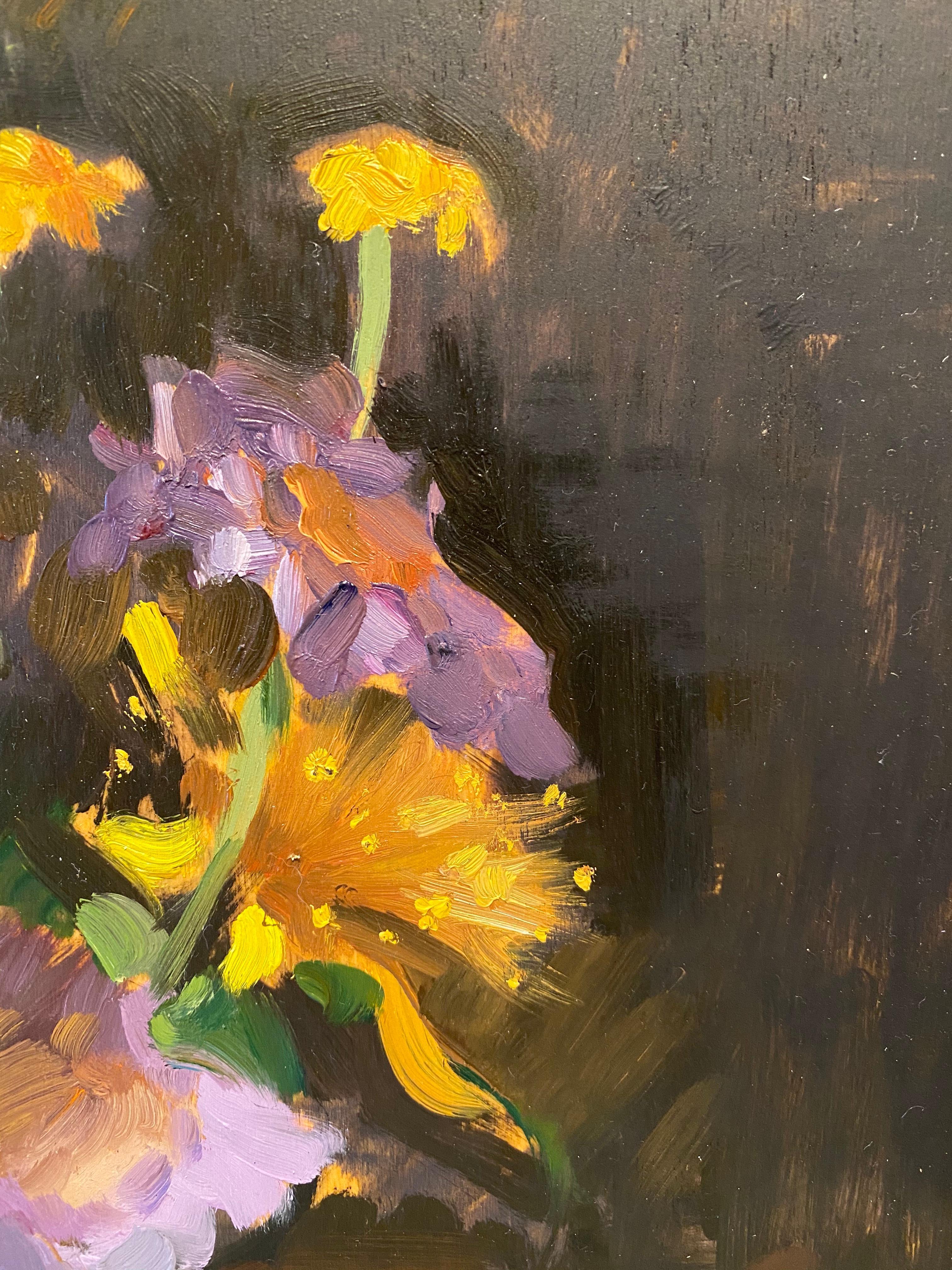 Fleurs et œufs violets - Noir Still-Life Painting par Amy Florence