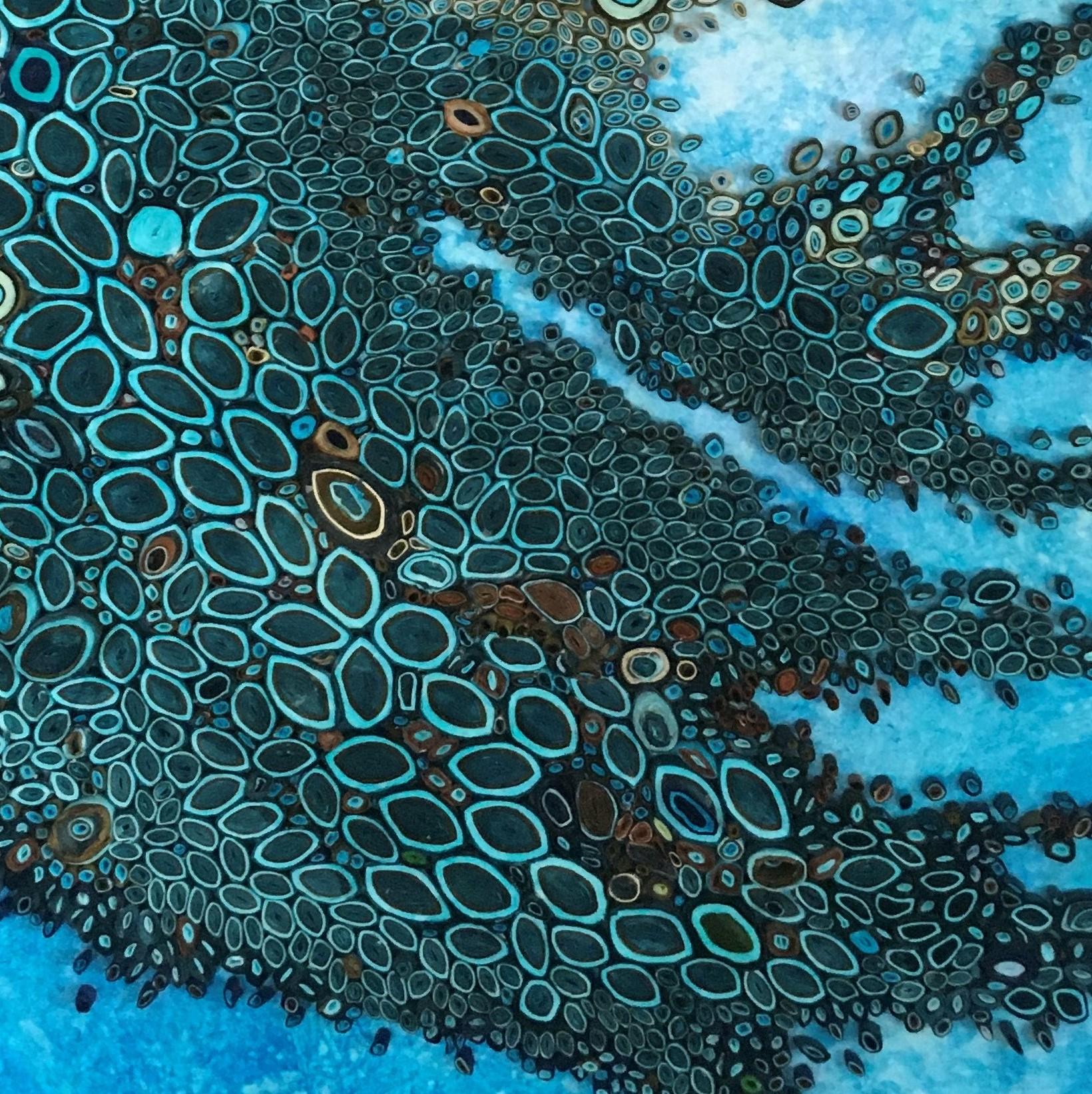 Boneyard, œuvre d'artdimensionnelle, eau, bleue, encadrée, papier roulé, quilling 1