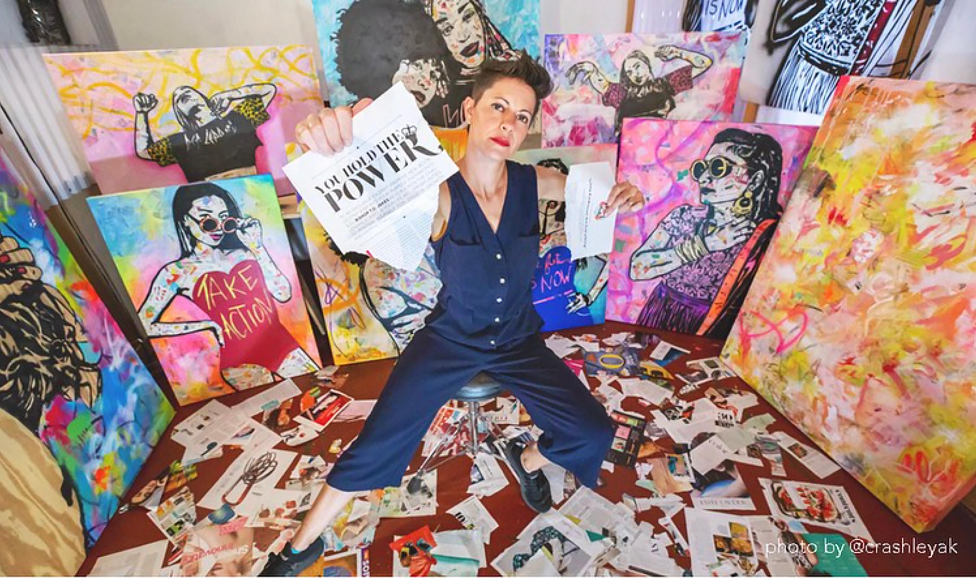 Amy Smith è un'artista contemporanea autodidatta. Nata nel New Jersey, si è trasferita a Los Angeles dove ha trovato ispirazione, mentori e sostegno nella comunità della Street Art.

 Nella sua serie di ritratti a collage, Amy Smith utilizza