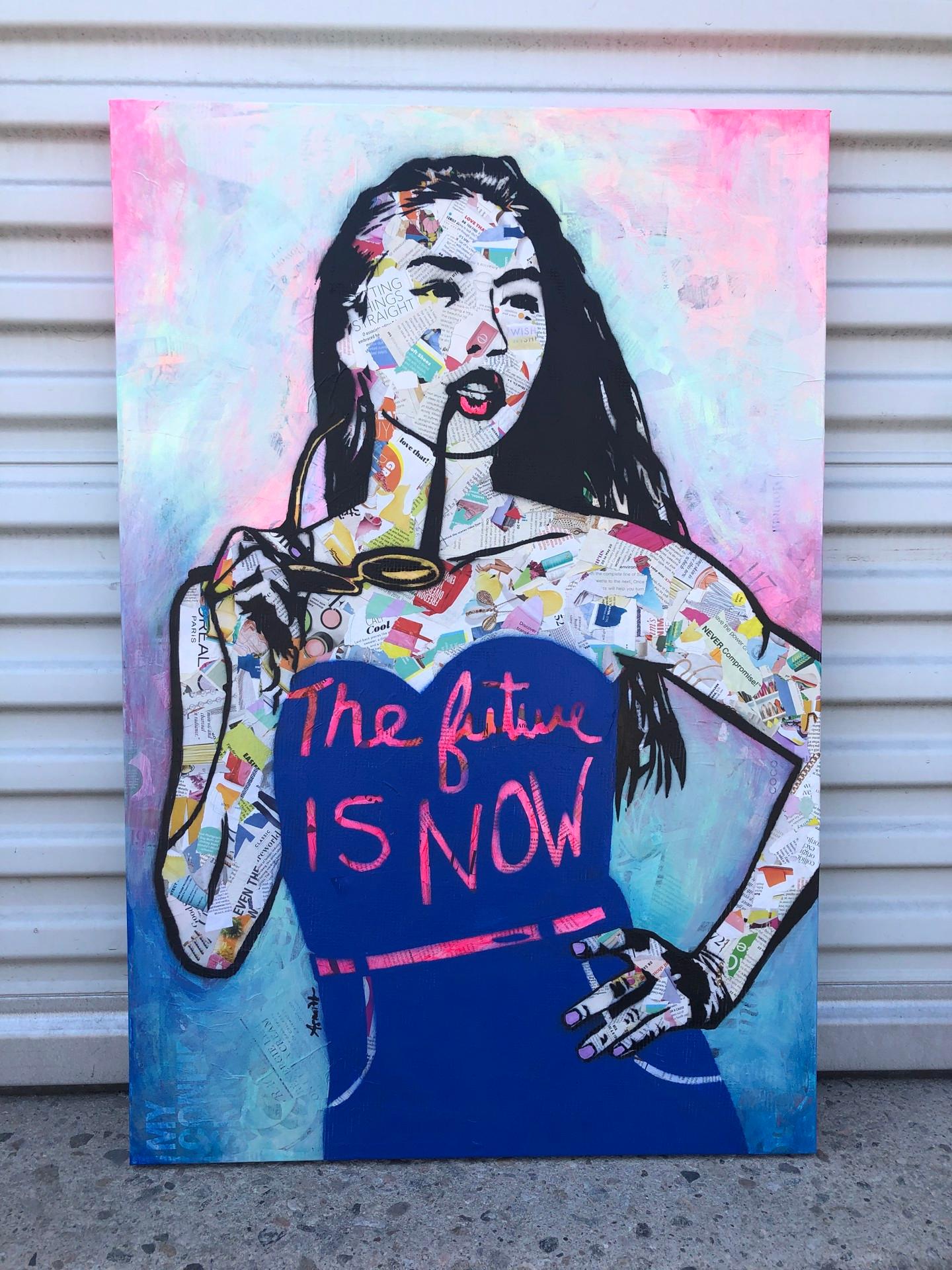 The Future is Now – zeitgenössisches weibliches Pop-Porträt – (Blau + Rosa + Schwarz) (Pop-Art), Painting, von Amy Smith