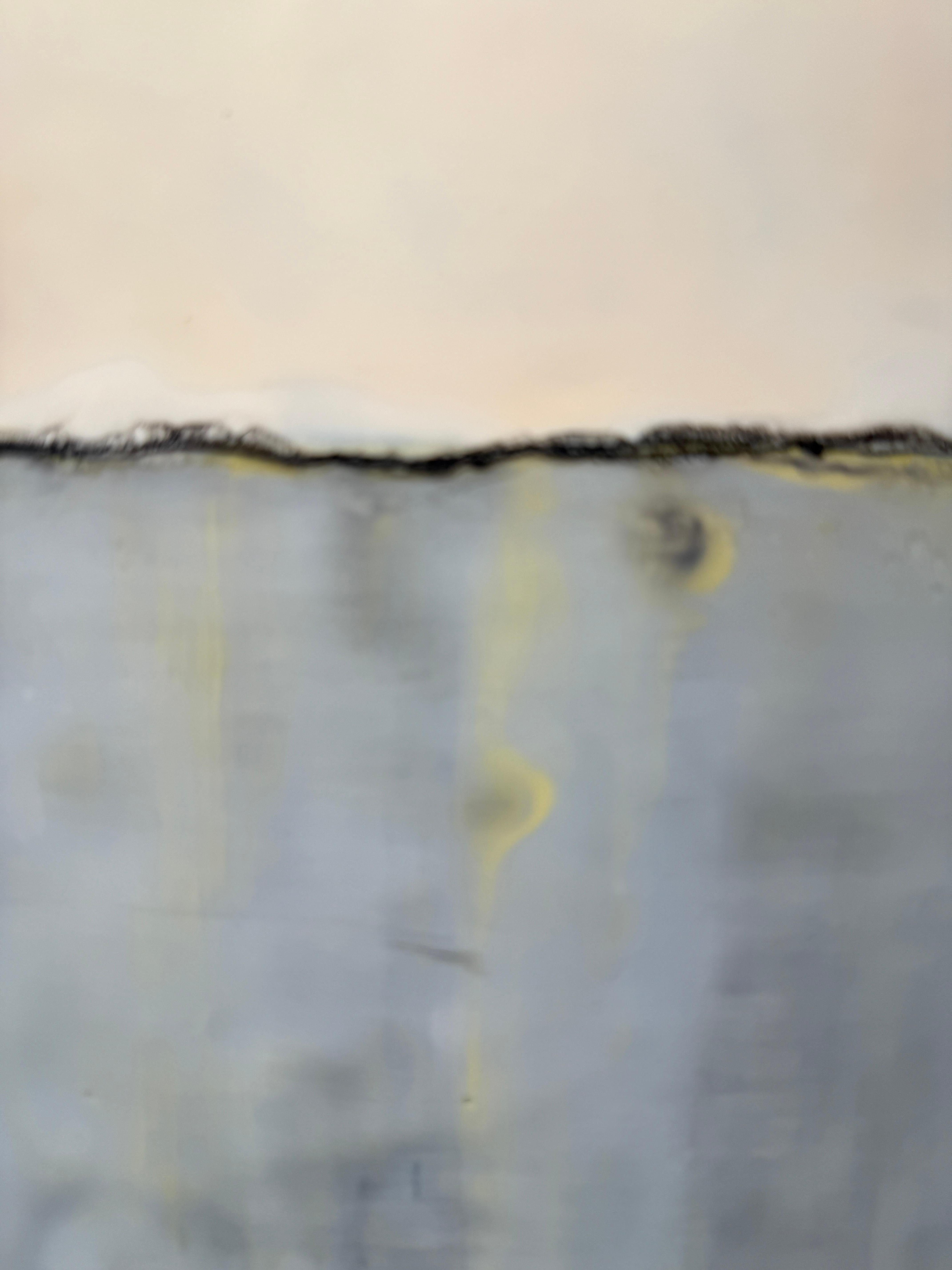 Le désert a soif de mer - Gris Abstract Painting par Amy Van Winkle