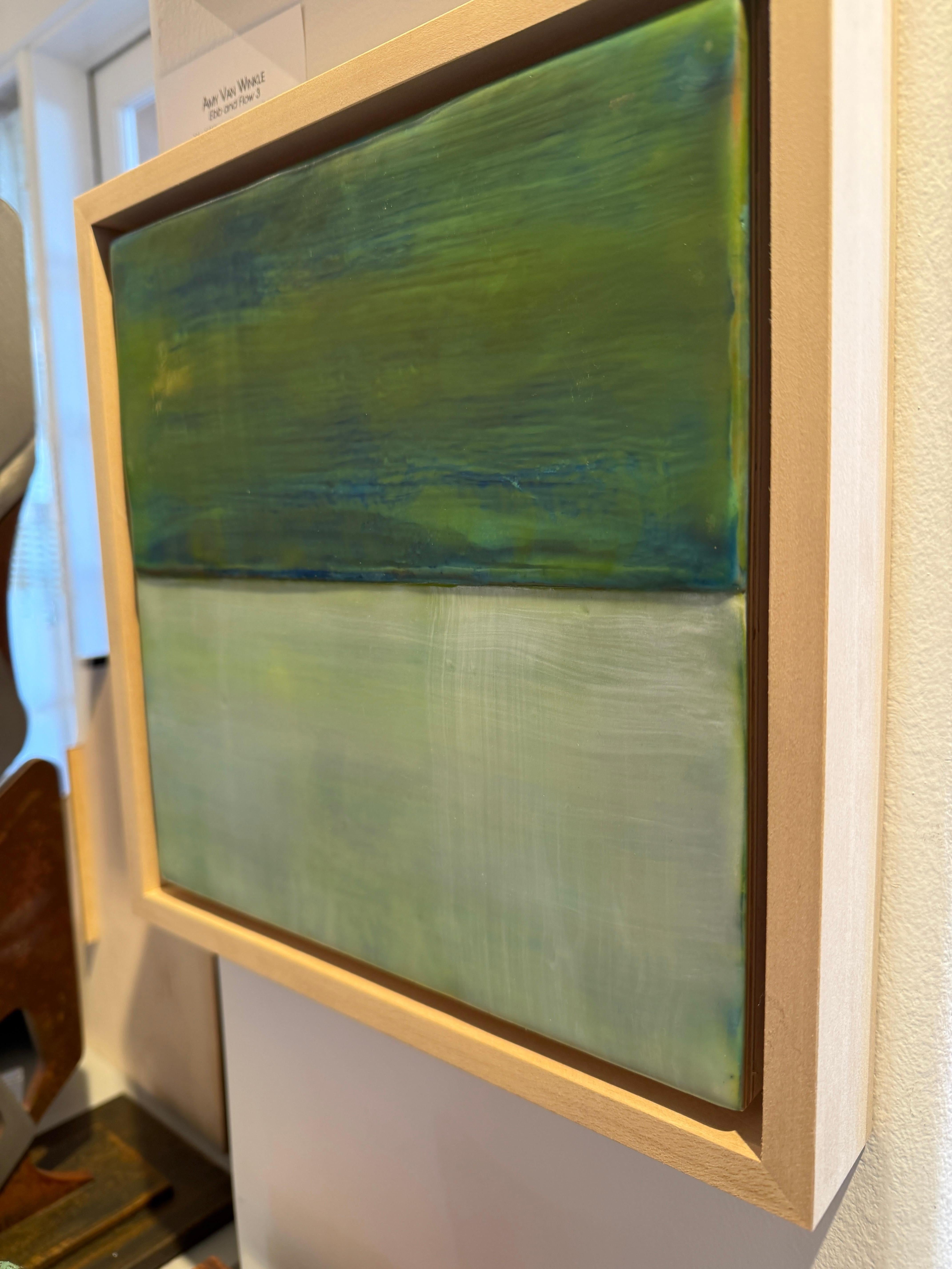 Encausto su pannello.


È semplice: creo arte perché mi rende felice.  Cerco di non pensare troppo al processo che sto dipingendo e lascio che sia la mia intuizione a guidarmi. Mi piace stendere strati e strati di colore senza sapere se emergeranno