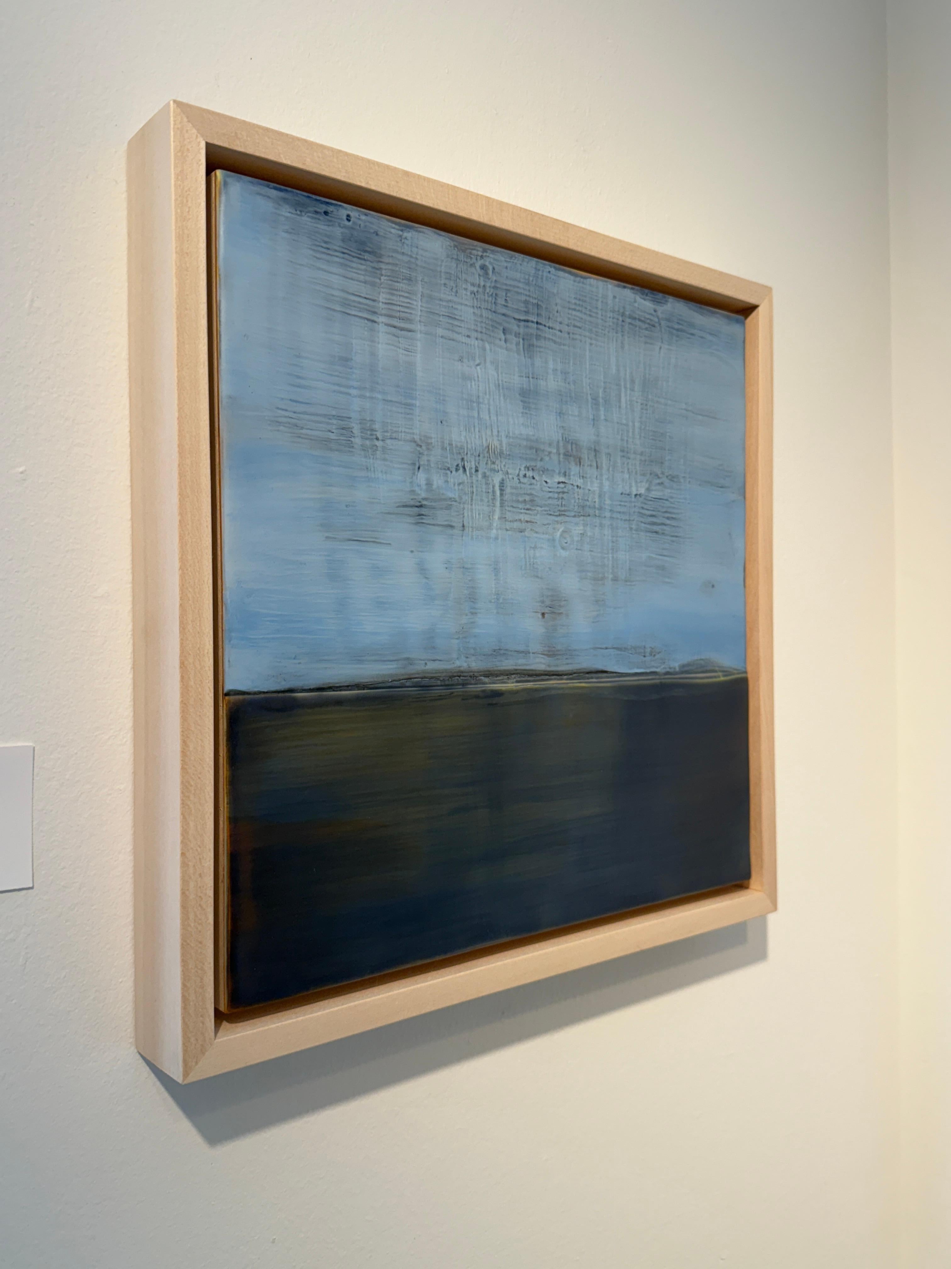 Enkaustik auf Platte.


Es ist ganz einfach: Ich mache Kunst, weil sie mich glücklich macht.  Ich versuche, nicht zu viel über den Prozess des Malens nachzudenken und mich von meiner Intuition leiten zu lassen. Ich liebe es, Schichten und Schichten
