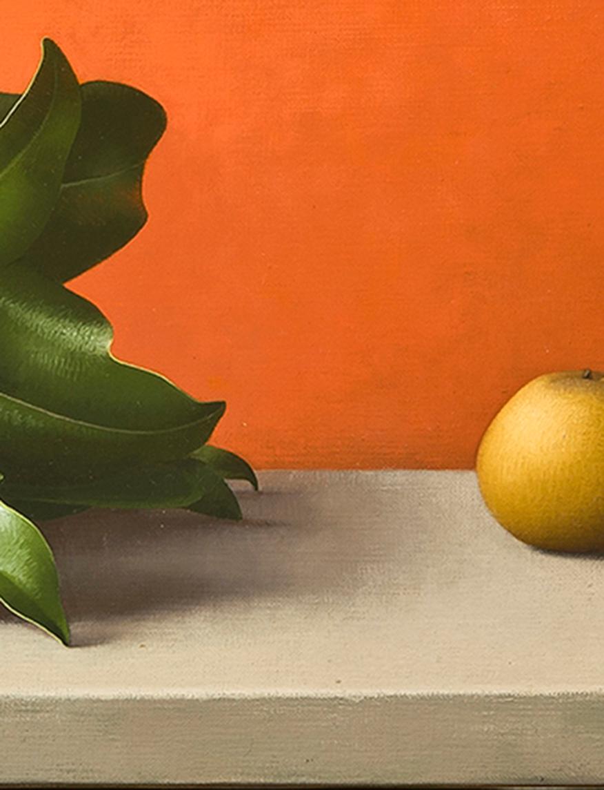 Branche Magnolia et poires asiatiques  - Orange Still-Life Painting par Amy Weiskopf