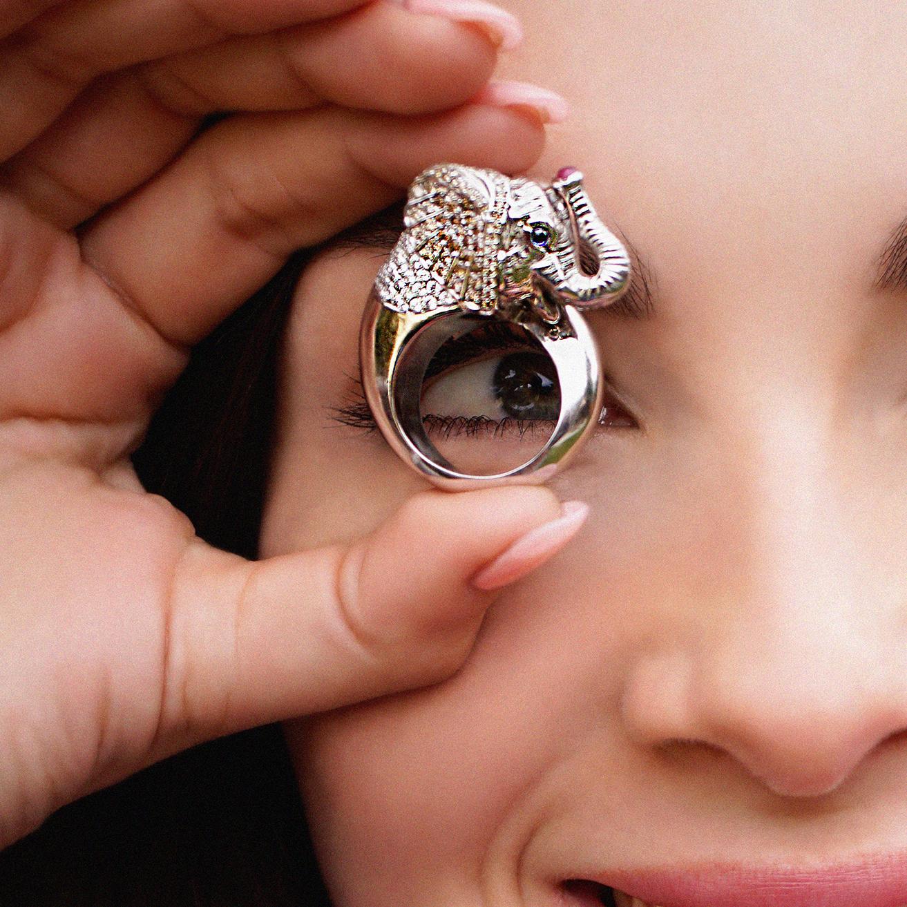 Amy Y 18 Karat, Diamond and Ruby Contemporary Safari Elephant Ring 'Baako' In New Condition In Santa Monica, CA