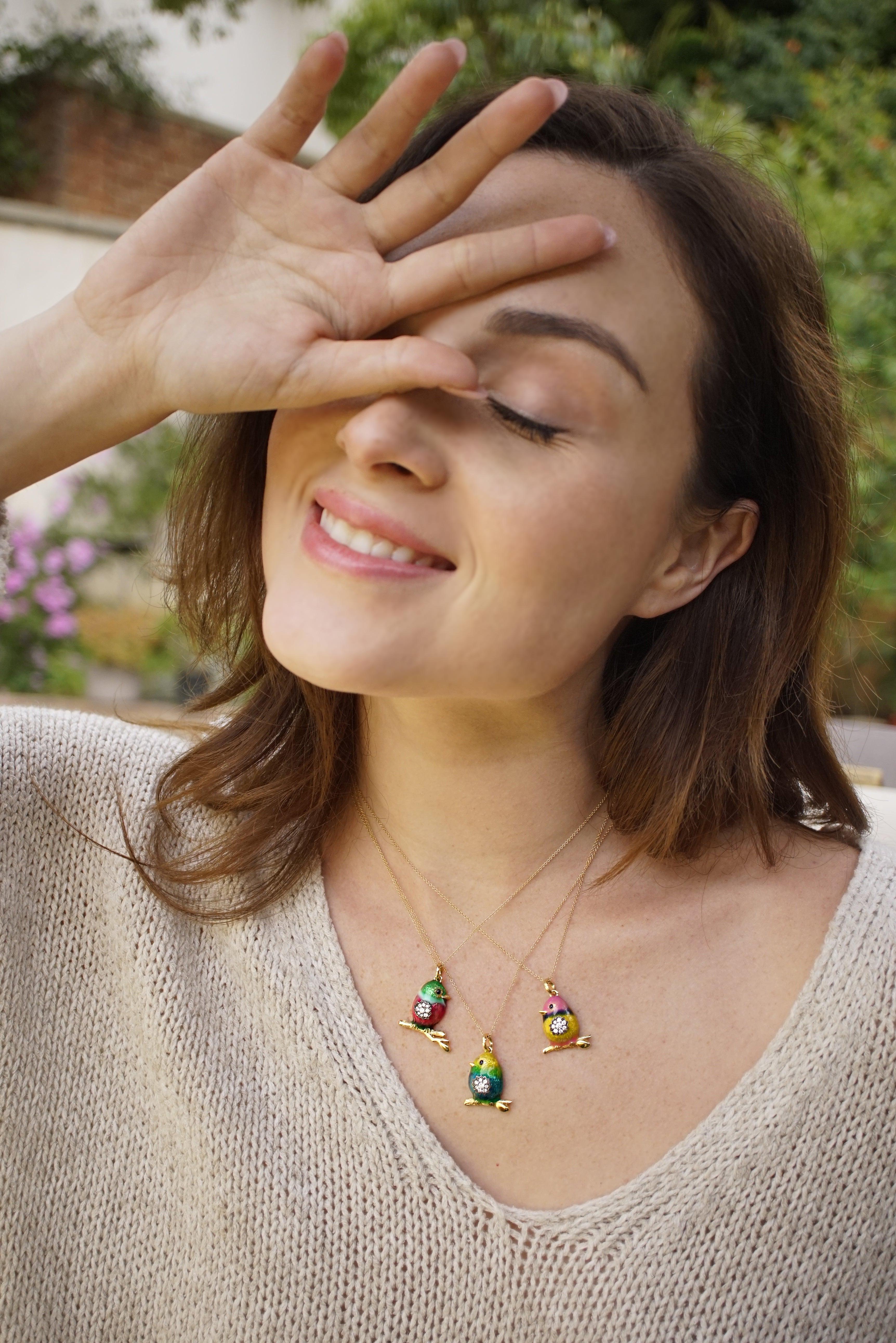 18 Karat Gold, Diamond and Enamel Rainbow Baby Bird Pendant Necklace 'Tweety' For Sale 4
