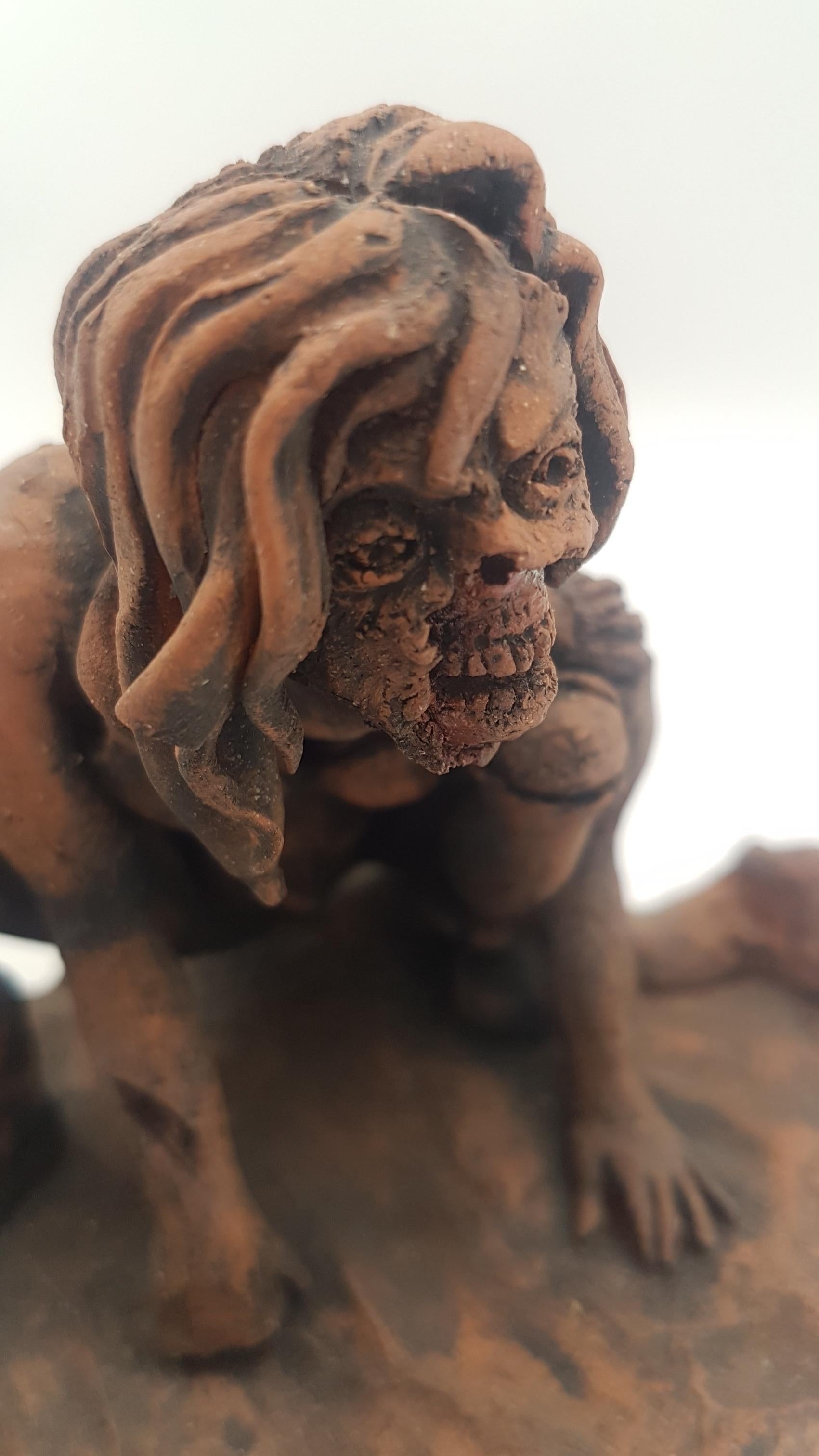 Zombi Femenino Arrodillado en venta 2