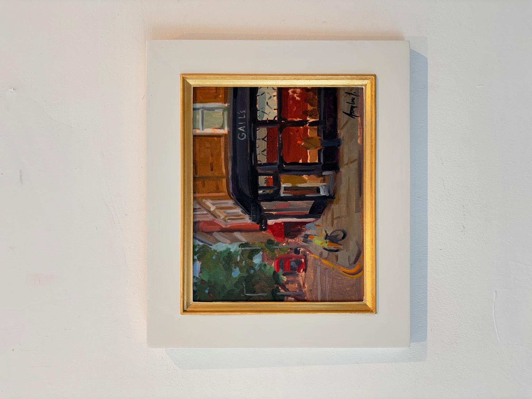 Dieses außergewöhnliche Kunstwerk ist derzeit in der Signet Contemporary Art Gallery und online ausgestellt und zu verkaufen.

Das gemütliche und einladende Afternoon at Gail's, Chelsea, fängt einen Moment der Wärme und Stille an einer belebten Ecke