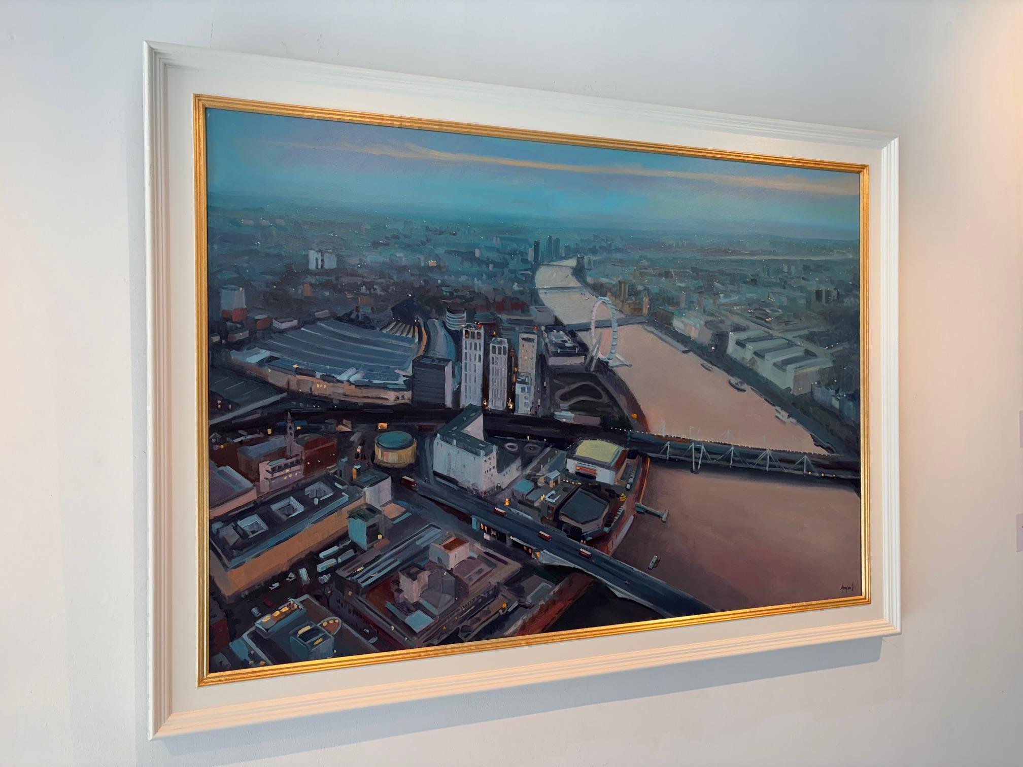 Dieses außergewöhnliche Kunstwerk ist derzeit in der Signet Contemporary Art Gallery und online ausgestellt und zu verkaufen.

Der schwungvolle und atmosphärische Film Endless Reach zeigt die Stadt von oben als eine riesige Konstellation aus