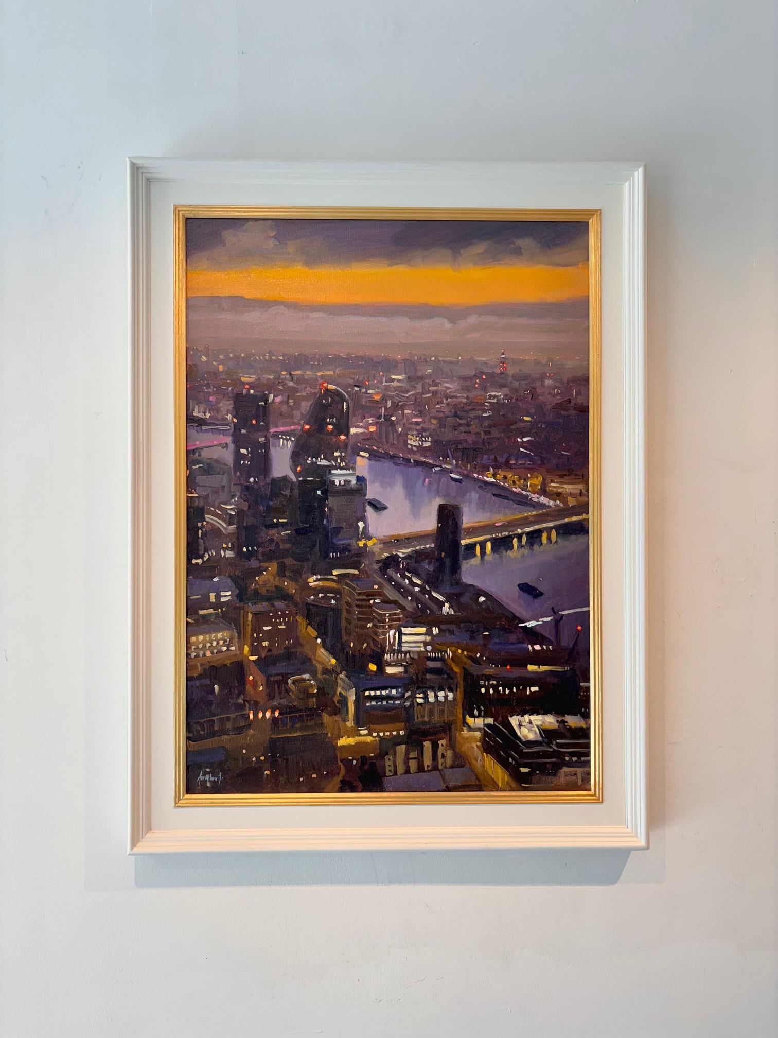Dieses außergewöhnliche Kunstwerk ist derzeit in der Signet Contemporary Art Gallery und online ausgestellt und zu verkaufen.

Luminous and quietly stirring, The City of Lives verwandelt die nächtliche Skyline Londons in ein Netzwerk menschlicher