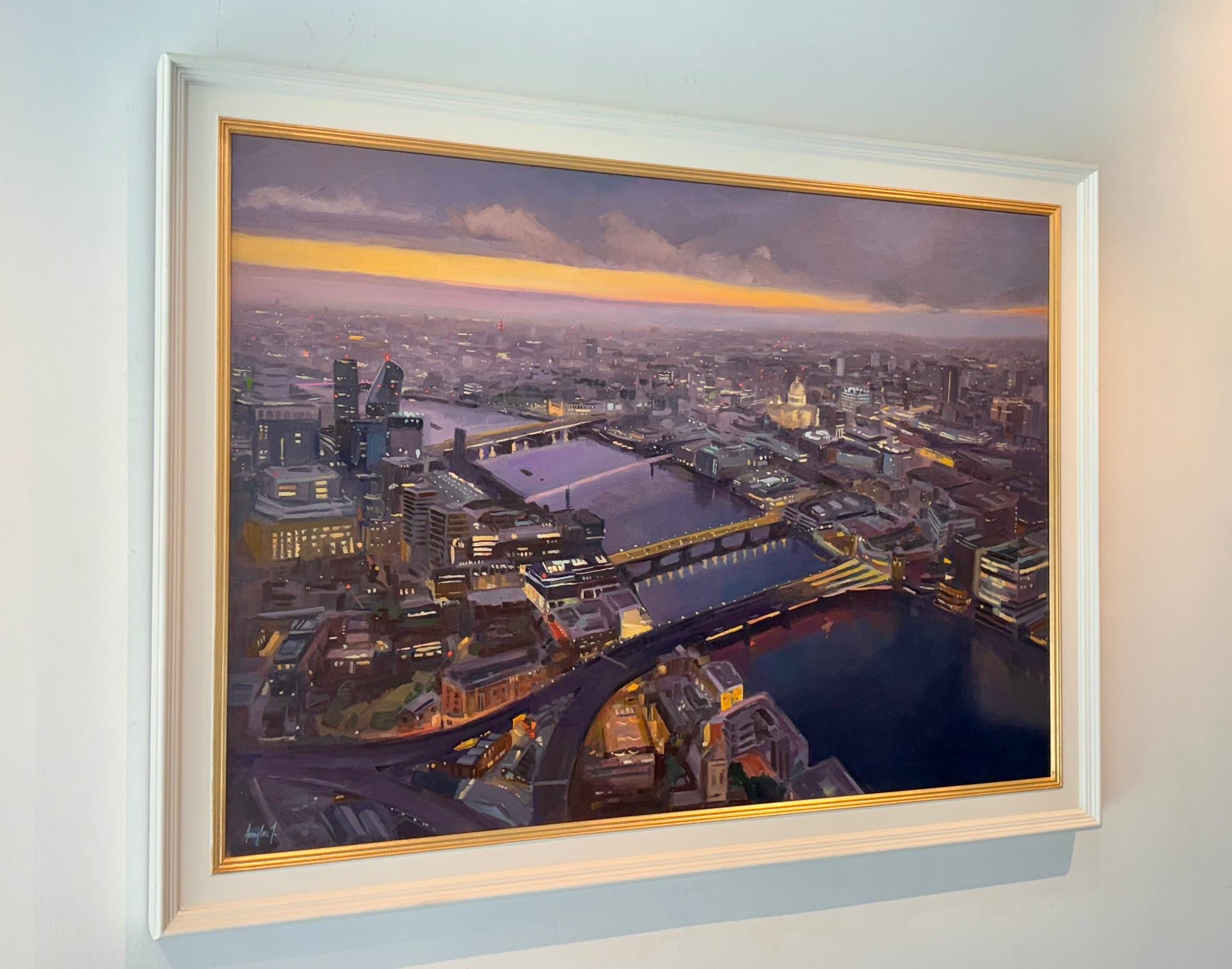 Dieses außergewöhnliche Kunstwerk ist derzeit in der Signet Contemporary Art Gallery und online ausgestellt und zu verkaufen.

The Late Shift pulsiert mit gedämpfter Elektrizität und fängt die eigentümliche Ruhe Londons nach Feierabend ein - eine