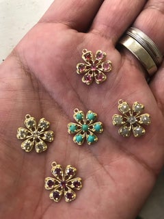 Amyn, Florette Emerald Necklace in 18k Yellow Gold