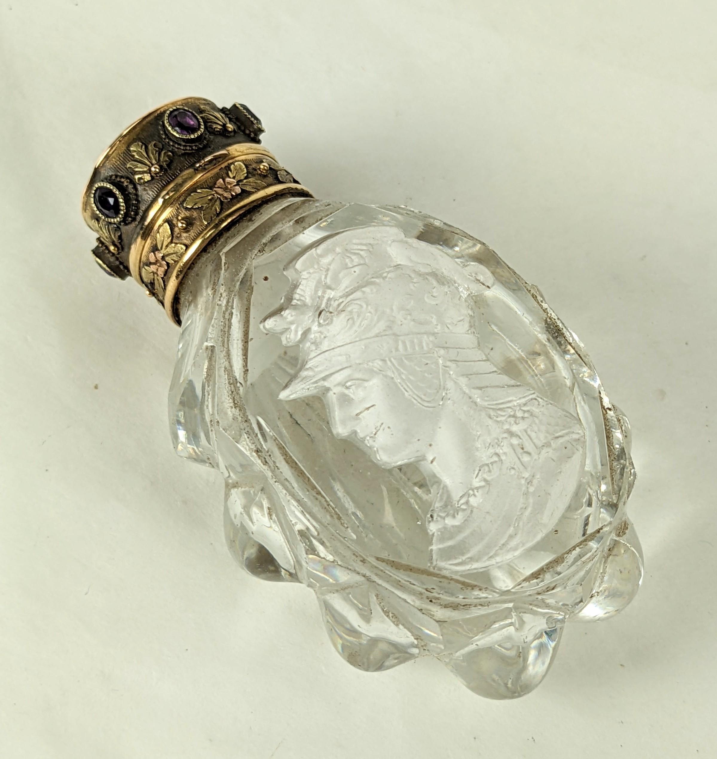 Georgiano Bottiglia di profumo in ametista e solfuro d'oro su supporto in vendita