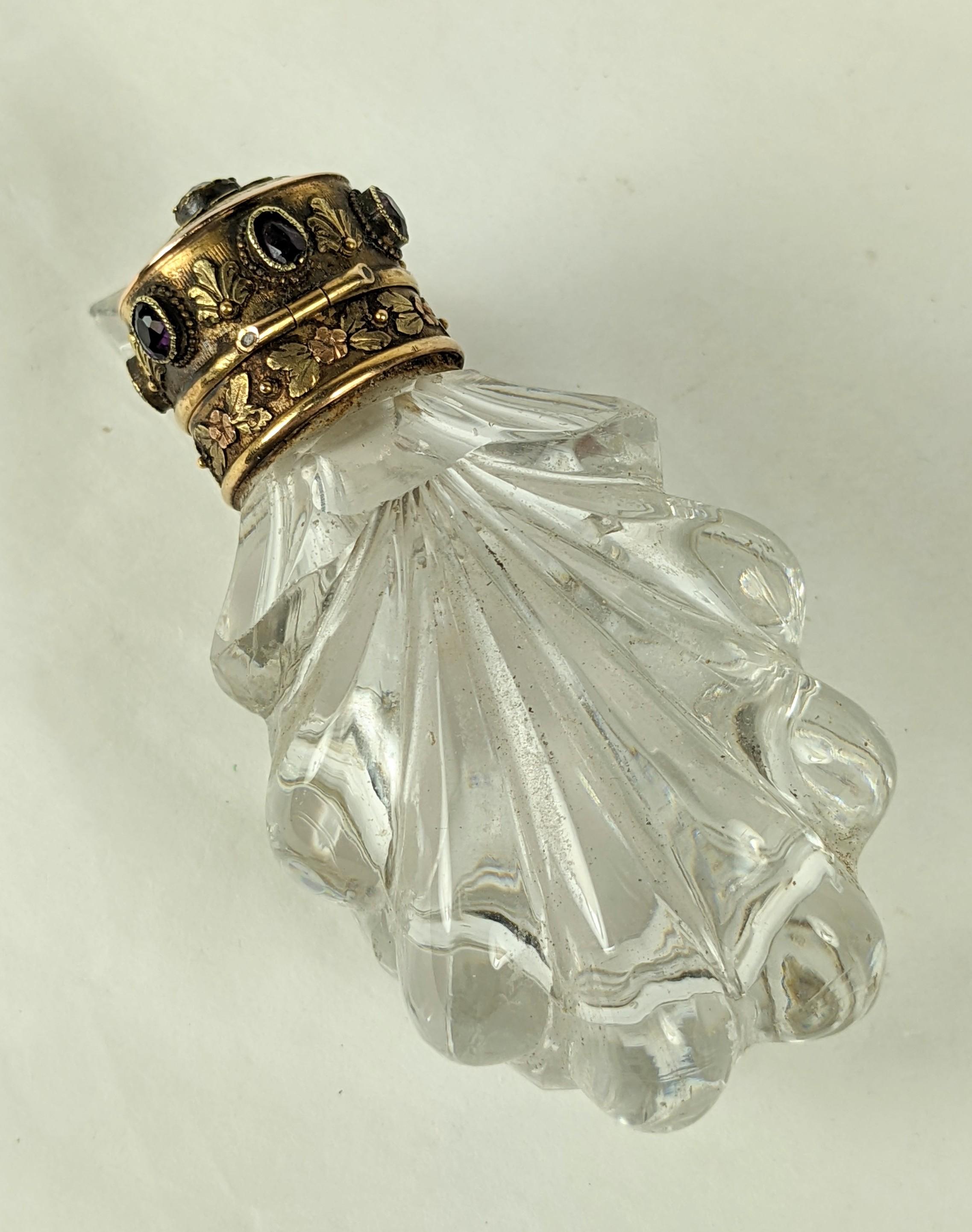 Bottiglia di profumo in ametista e solfuro d'oro su supporto In condizioni buone in vendita a Riverdale, NY
