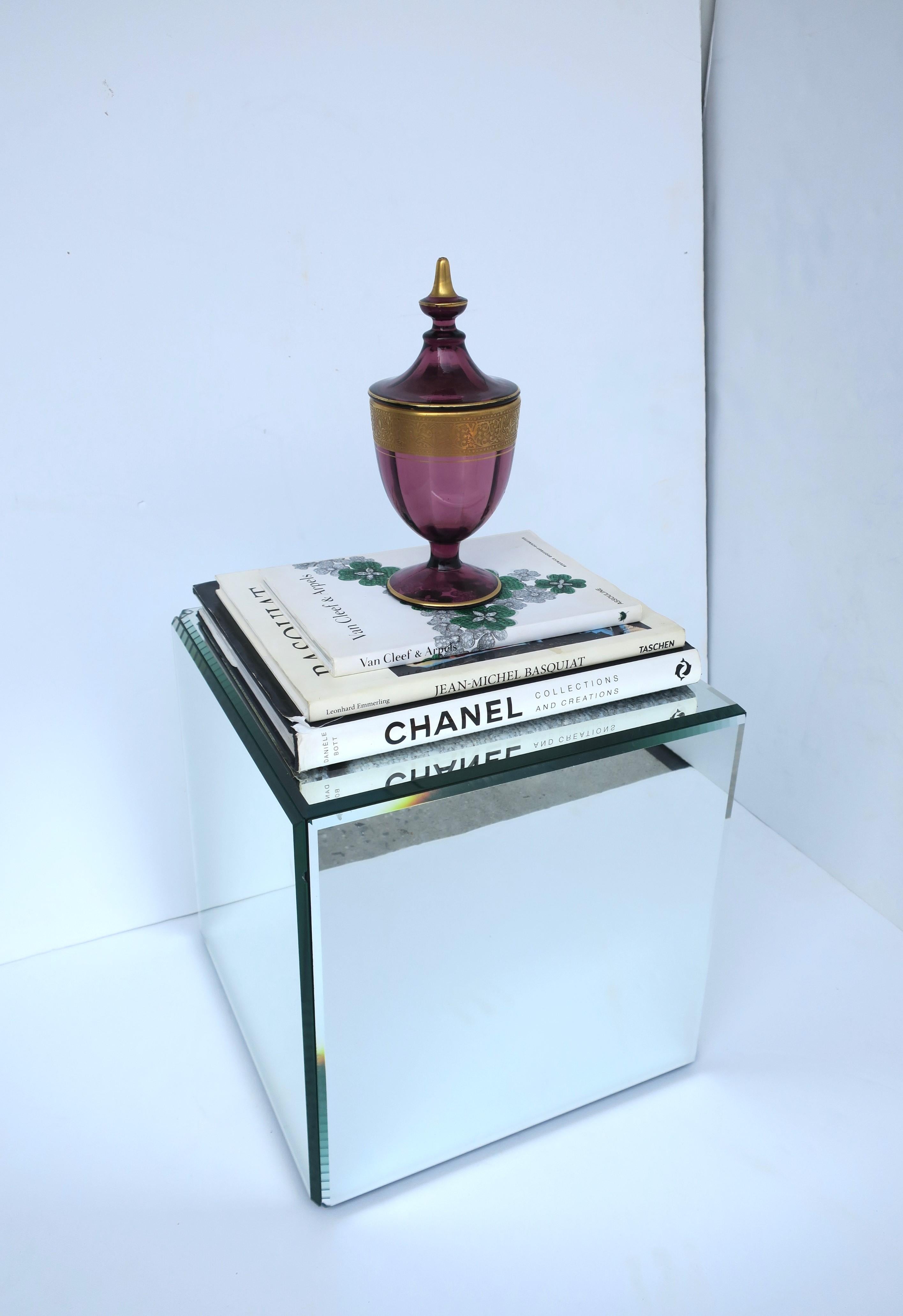 Amythyst-Urnenschachtel aus Glas im Moser-Stil in Violett und Gold  im Angebot 5