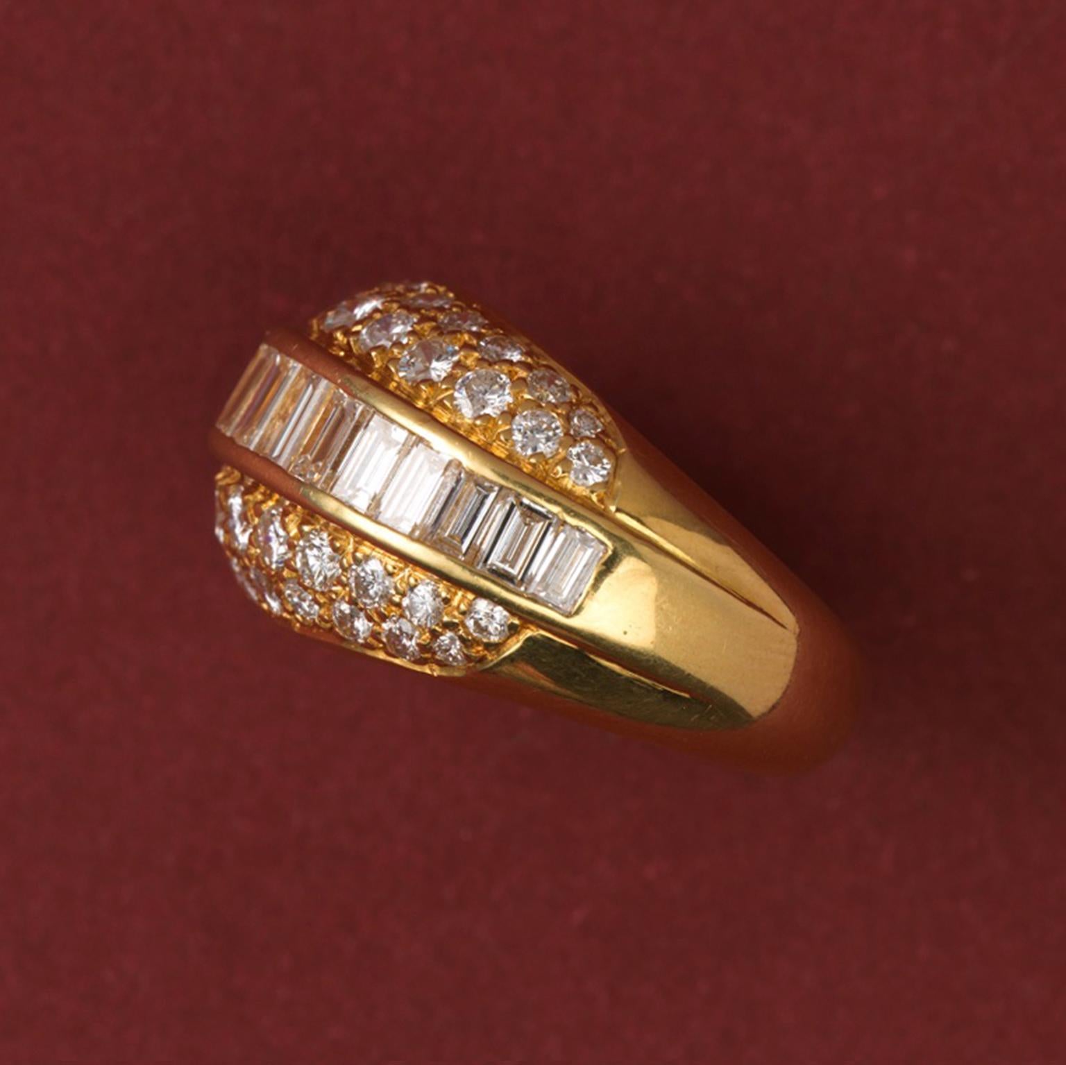 18 Carat Gold and Diamond Ring In Excellent Condition For Sale In Amsterdam, NL