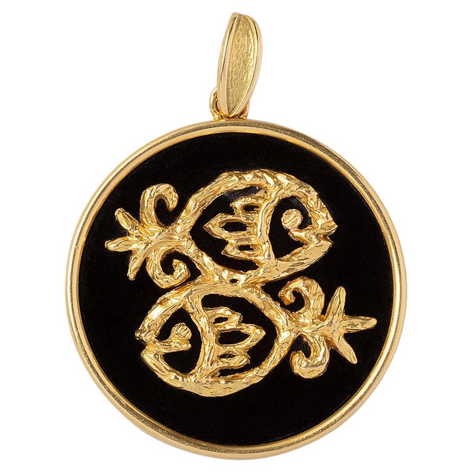 18 Carat Gold and Onyx Pisces Zoidac Pendant