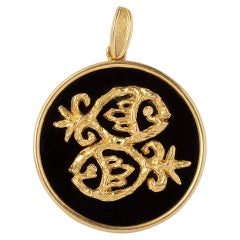 Retro 18 Carat Gold and Onyx Pisces Zoidac Pendant