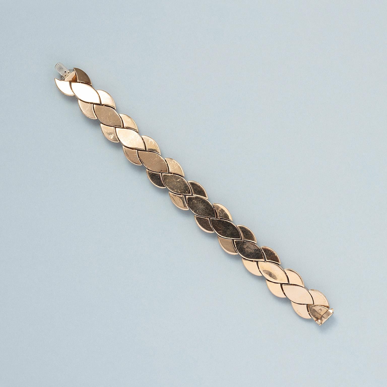 An 18 Carat Gold and Platinum Sterlé Bracelet In Good Condition For Sale In Amsterdam, NL