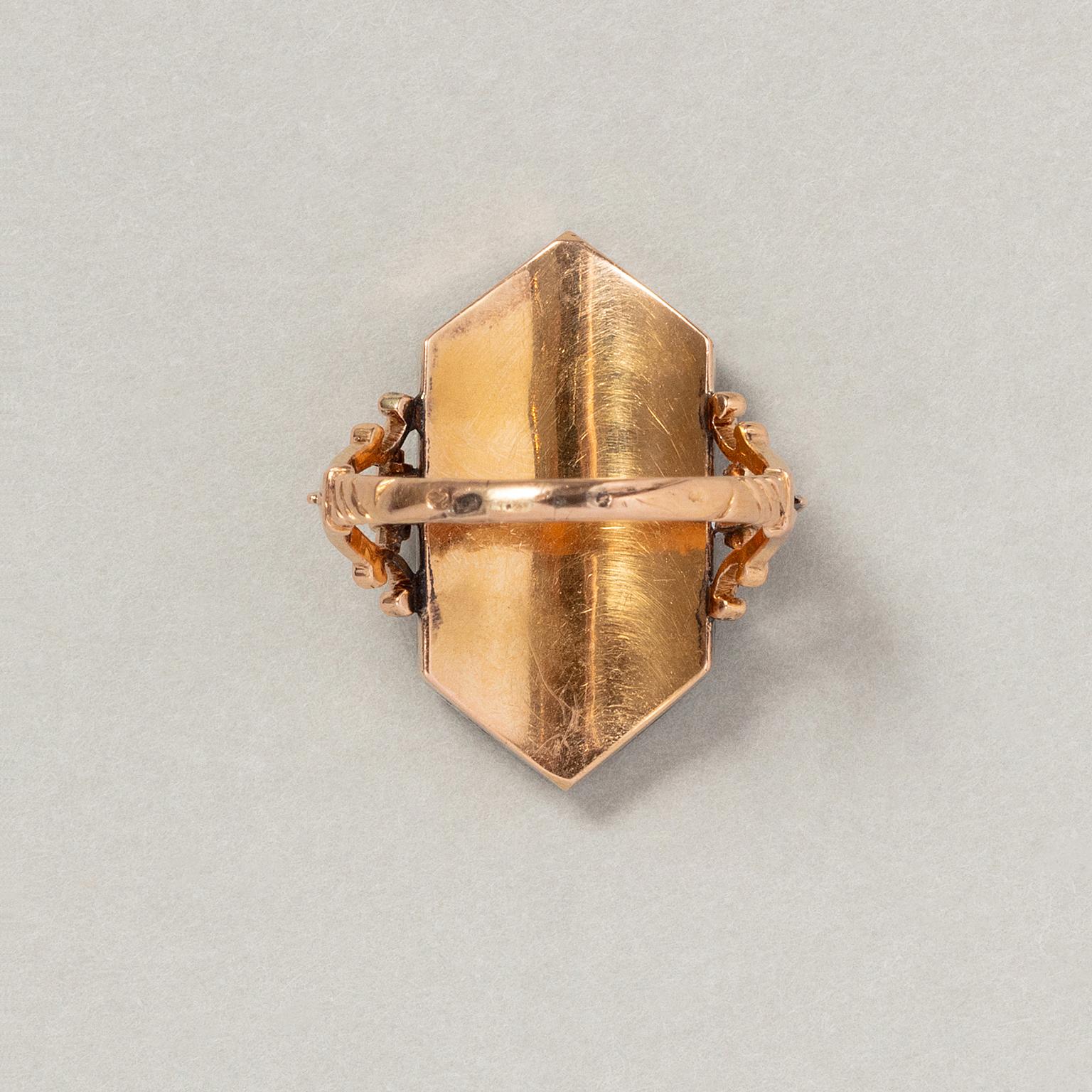 Ein Ring aus 18 Karat Gold und Silber mit grünem Glas und Diamanten (Rosenschliff) im Angebot