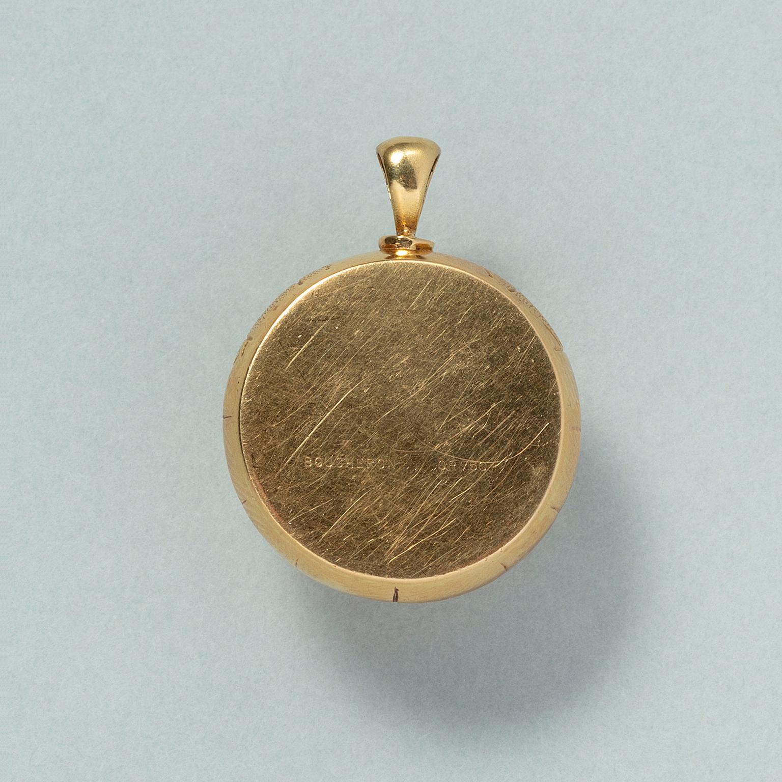 Une breloque Boucheron Globe en or 18 carats Bon état à Amsterdam, NL