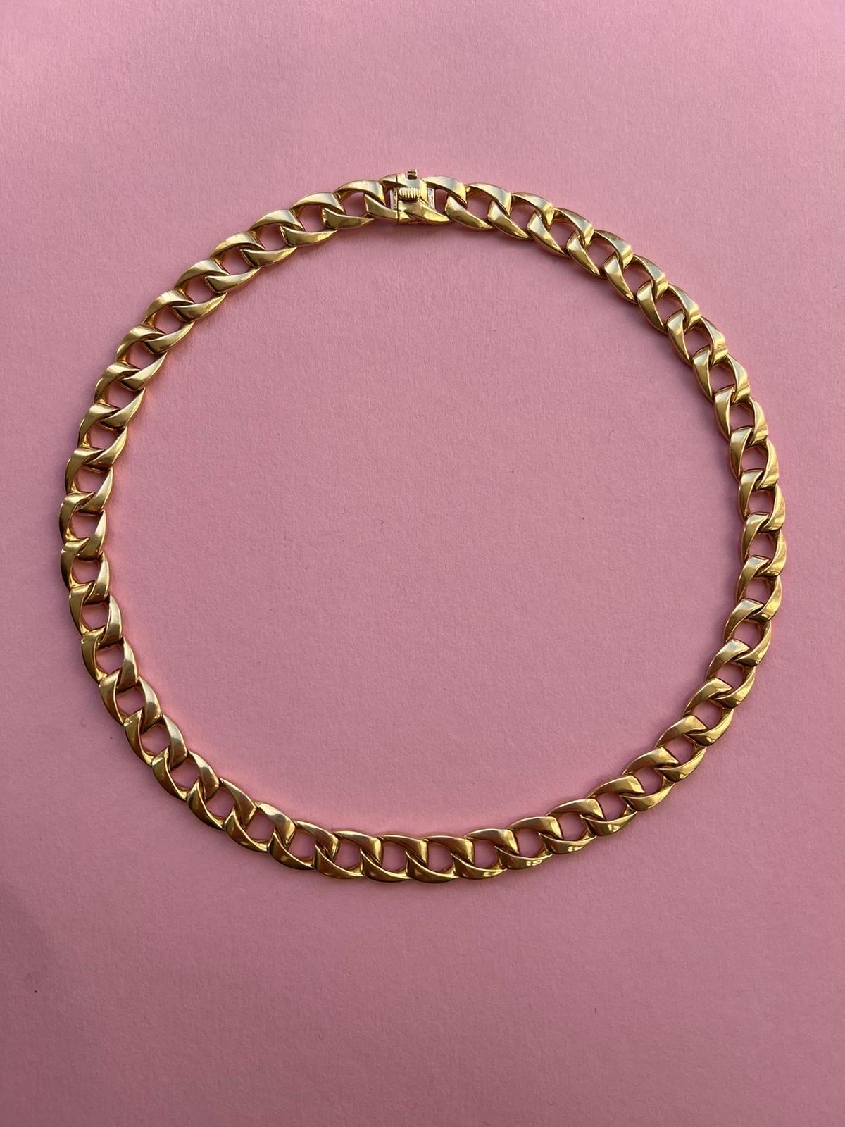 An 18 Carat Gold Cartier Necklace In Excellent Condition For Sale In Amsterdam, NL